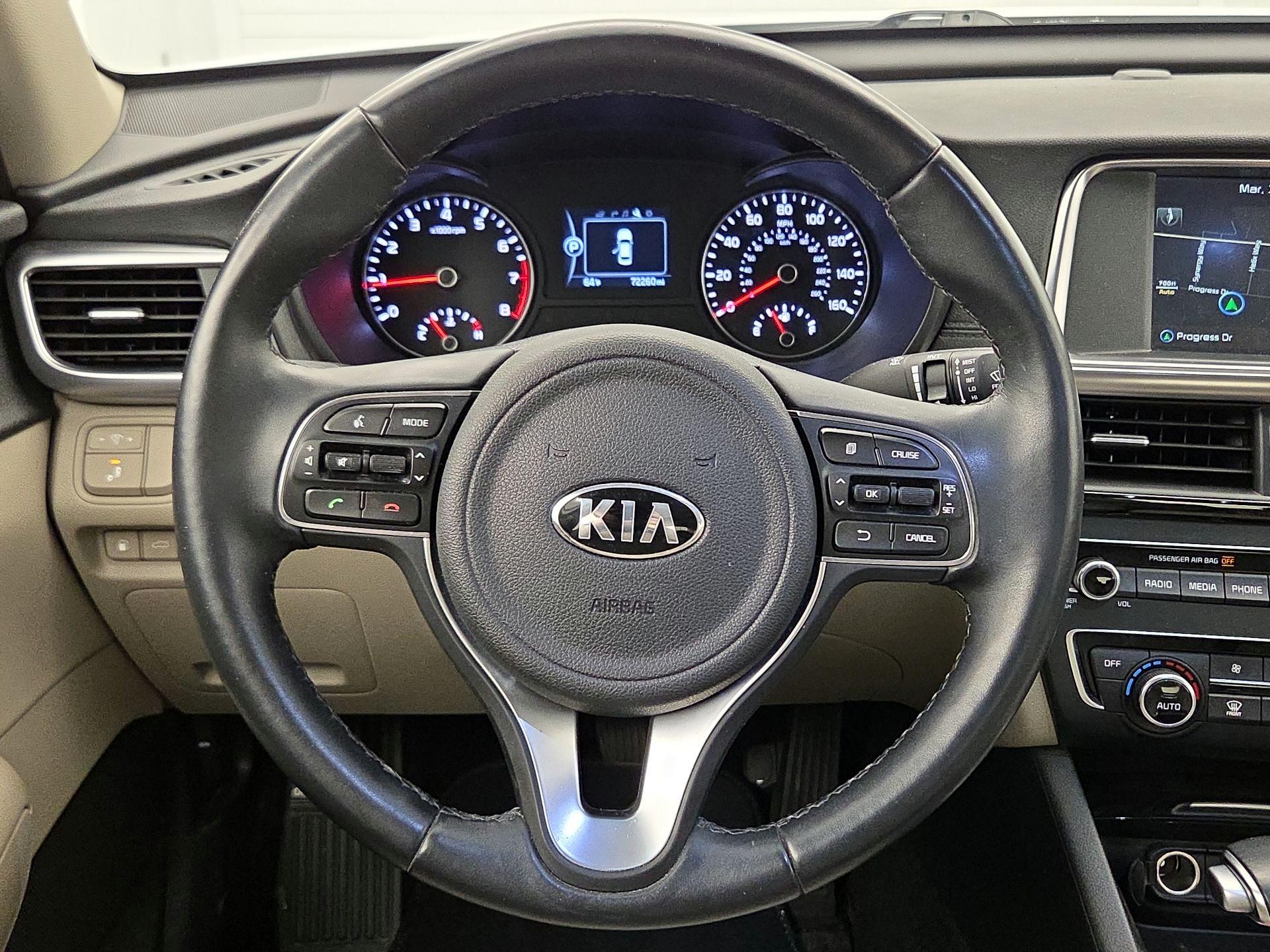 Thumbnail: 2017 Kia Optima - 10