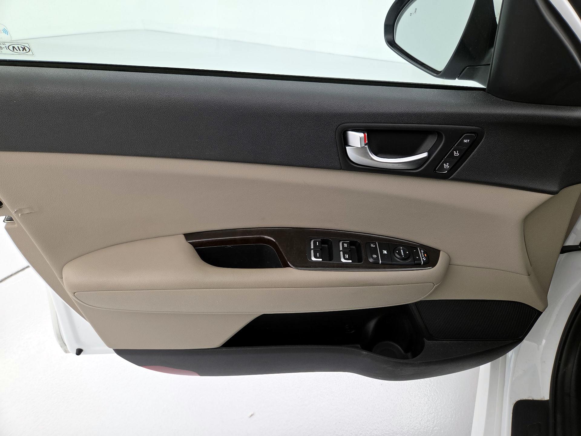 Thumbnail: 2017 Kia Optima - 12