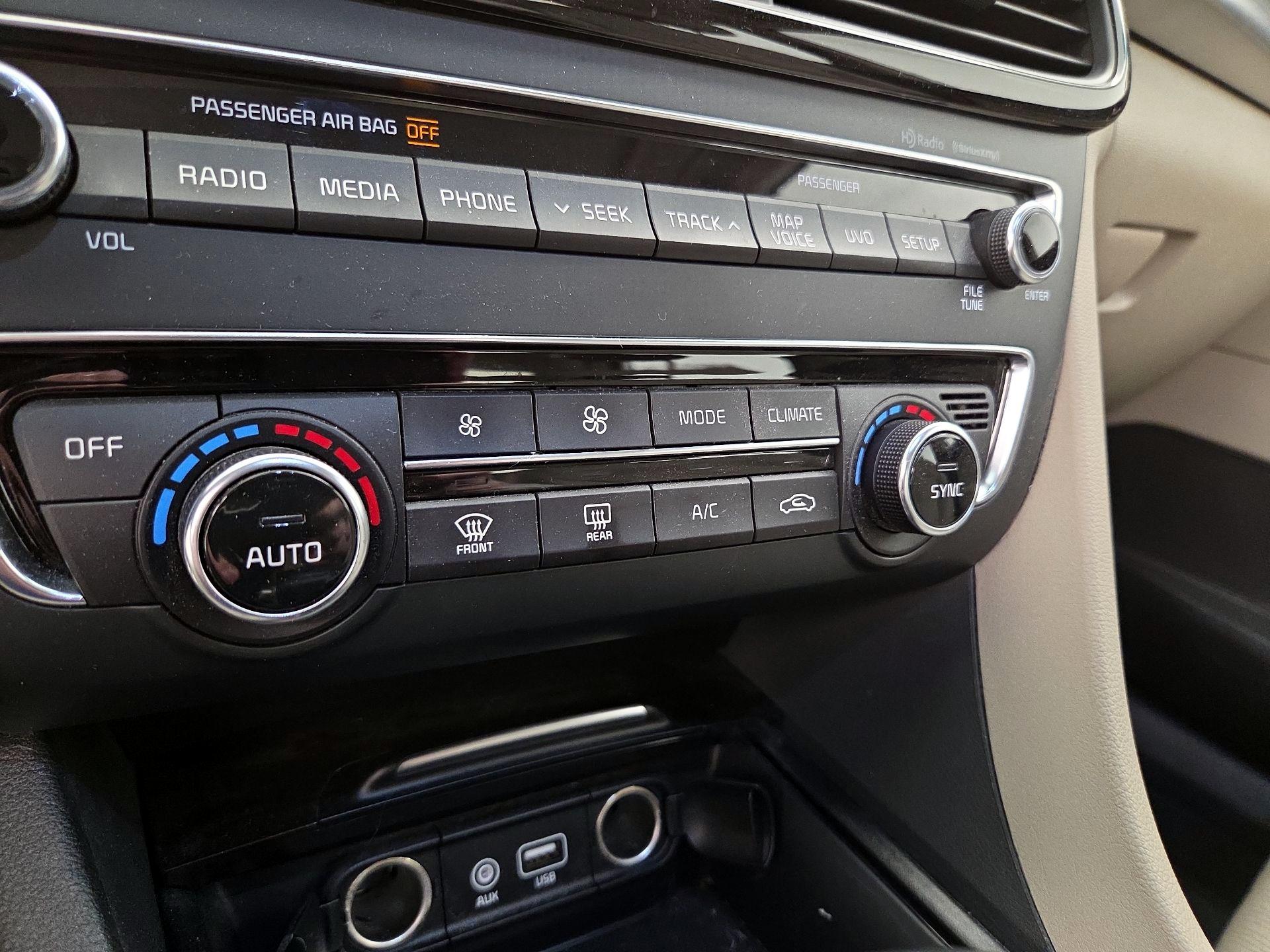 Thumbnail: 2017 Kia Optima - 17