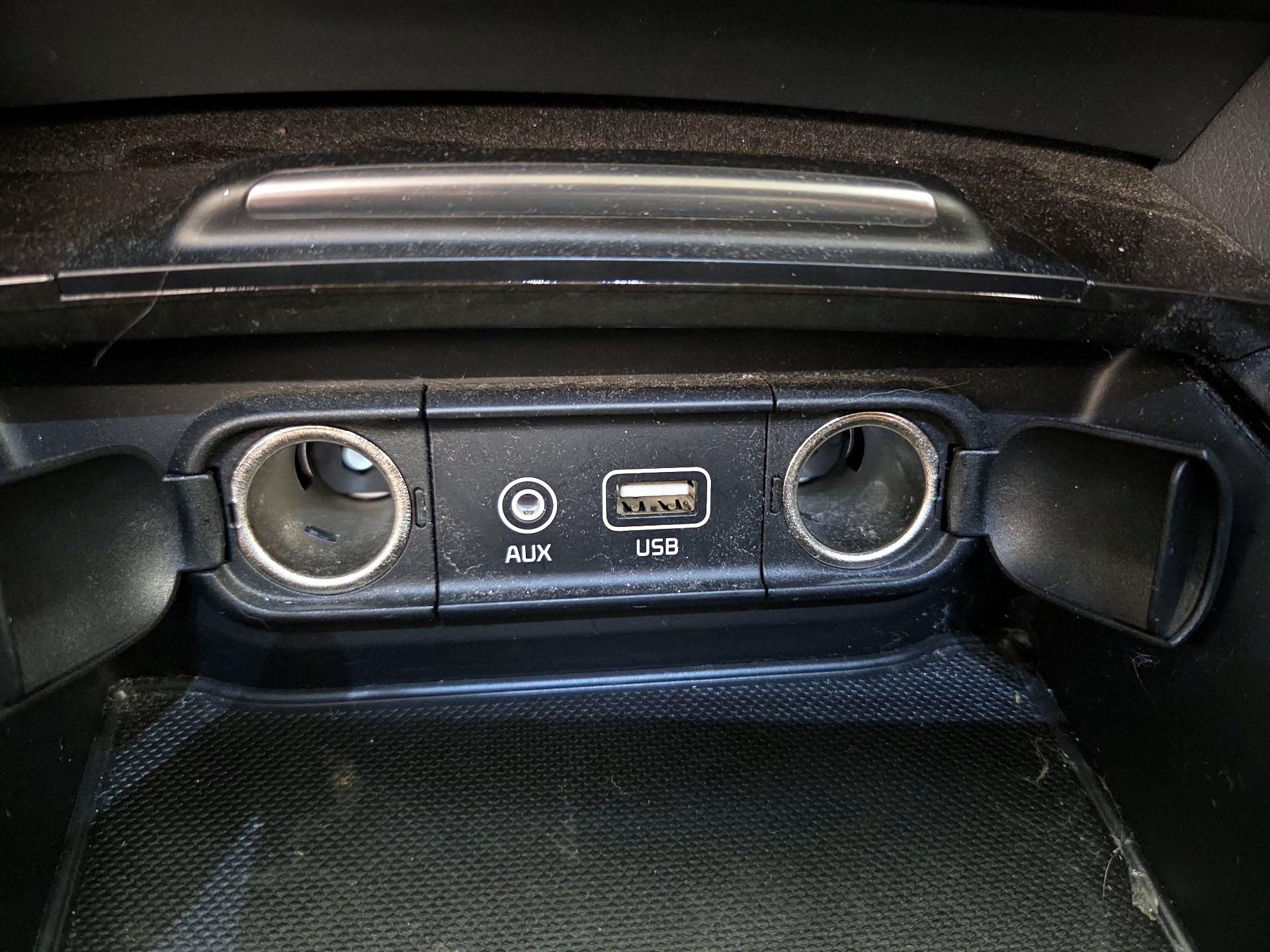 Thumbnail: 2017 Kia Optima - 19