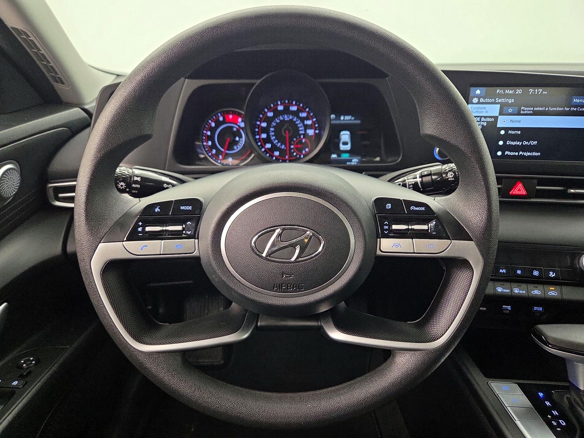 Thumbnail: 2022 Hyundai Elantra - 10