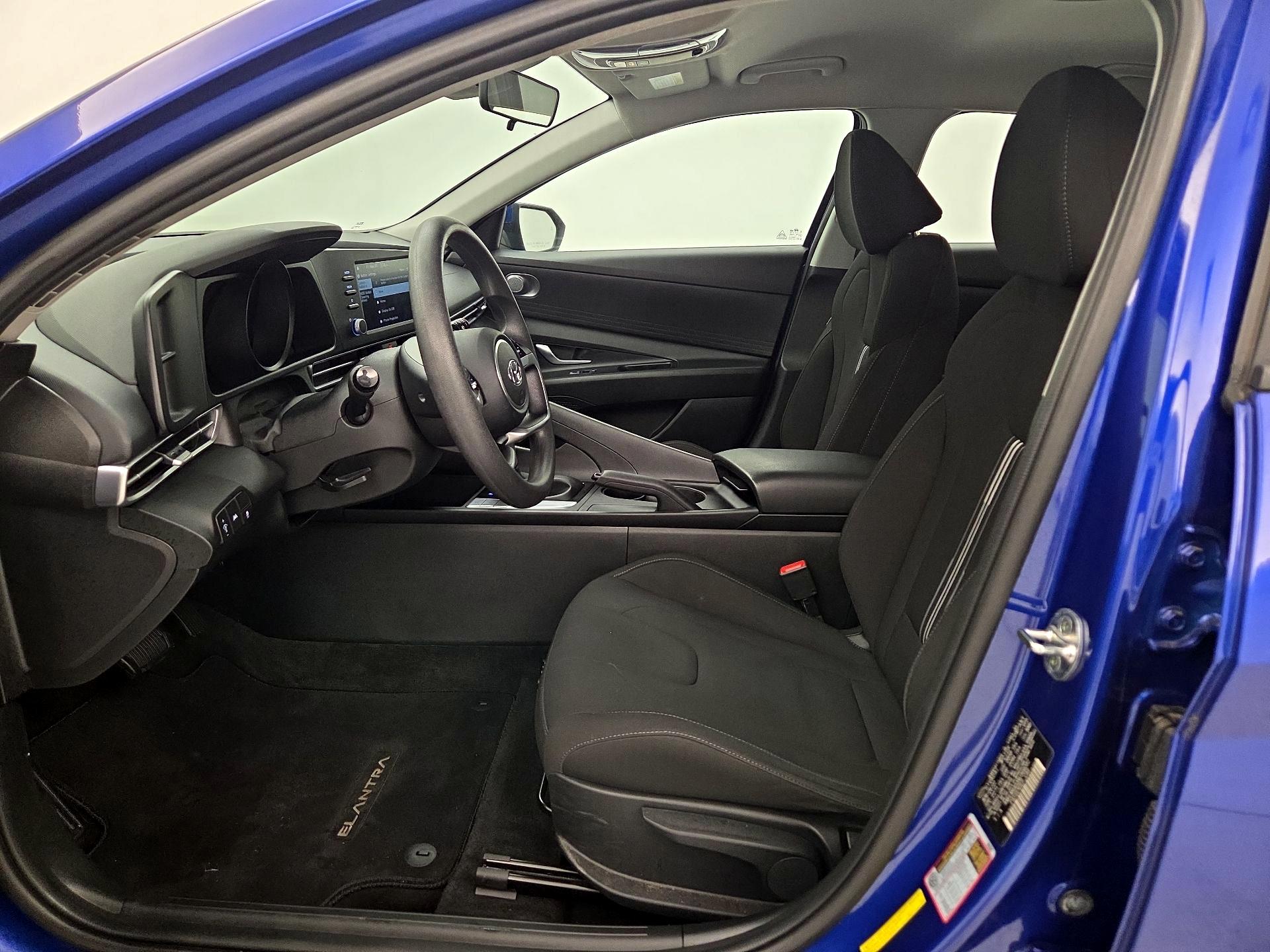 Thumbnail: 2022 Hyundai Elantra - 11