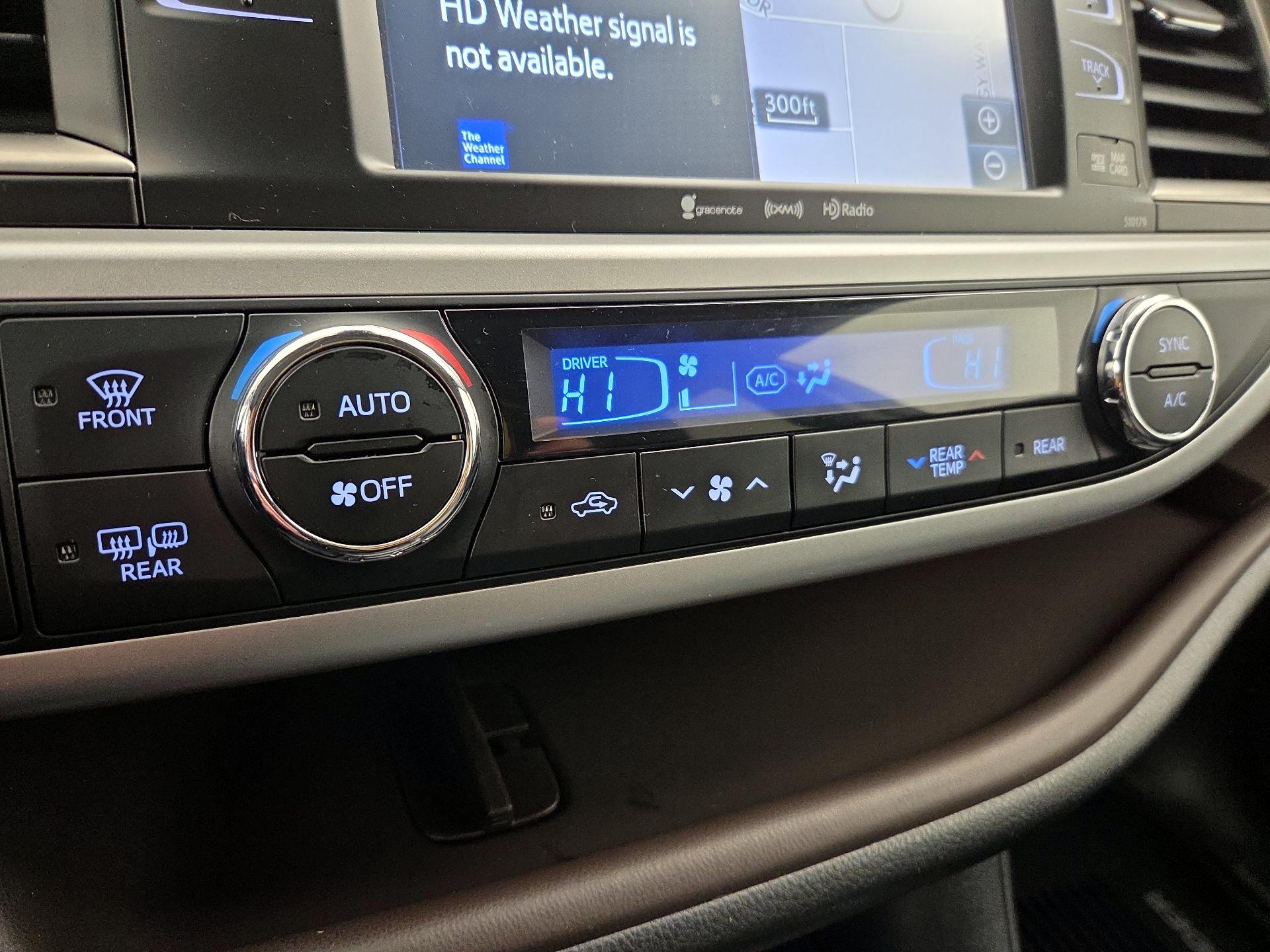 Thumbnail: 2018 Toyota Highlander - 17