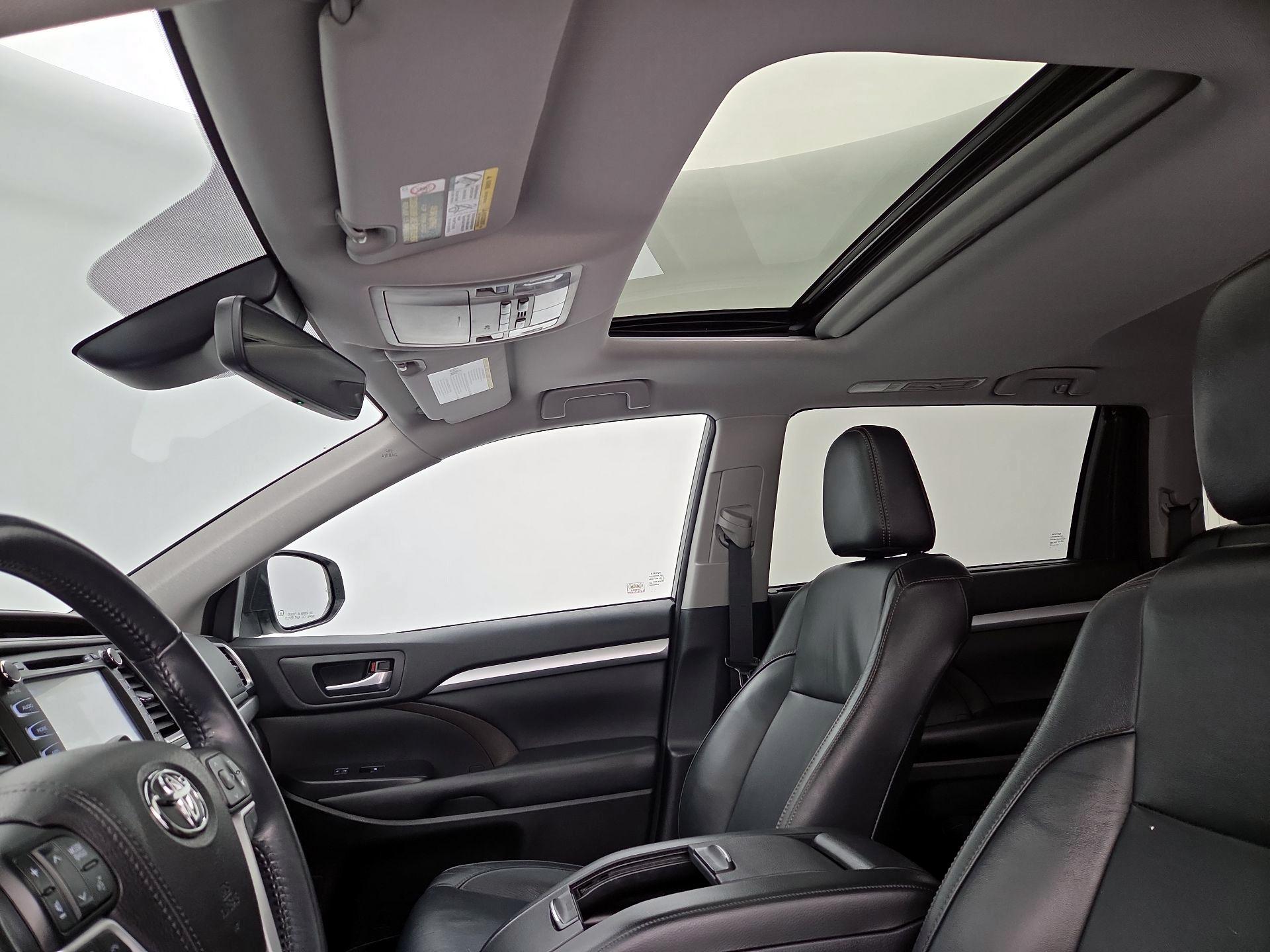 Thumbnail: 2018 Toyota Highlander - 20