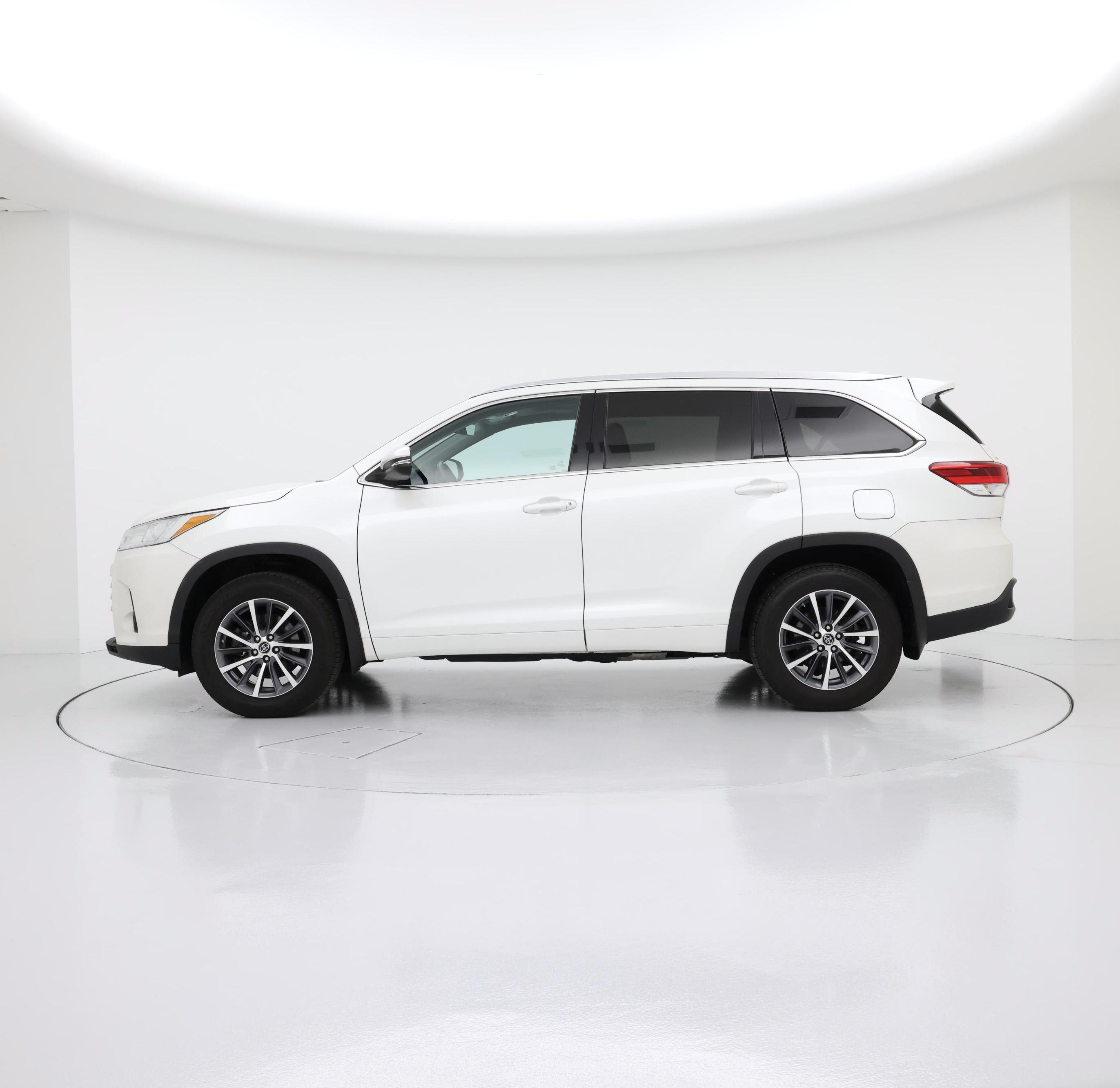 Thumbnail: 2018 Toyota Highlander - 3