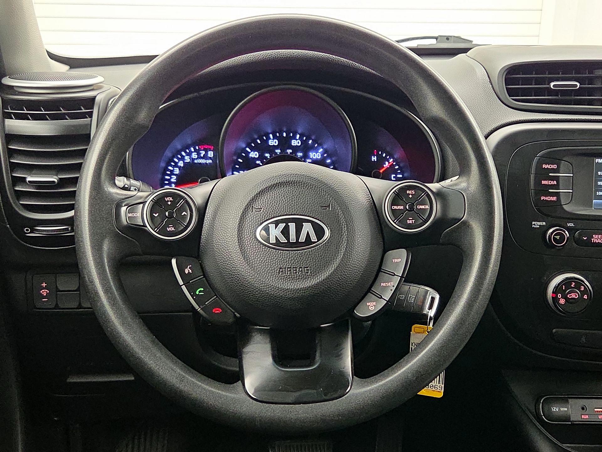 Thumbnail: 2016 Kia Soul - 10