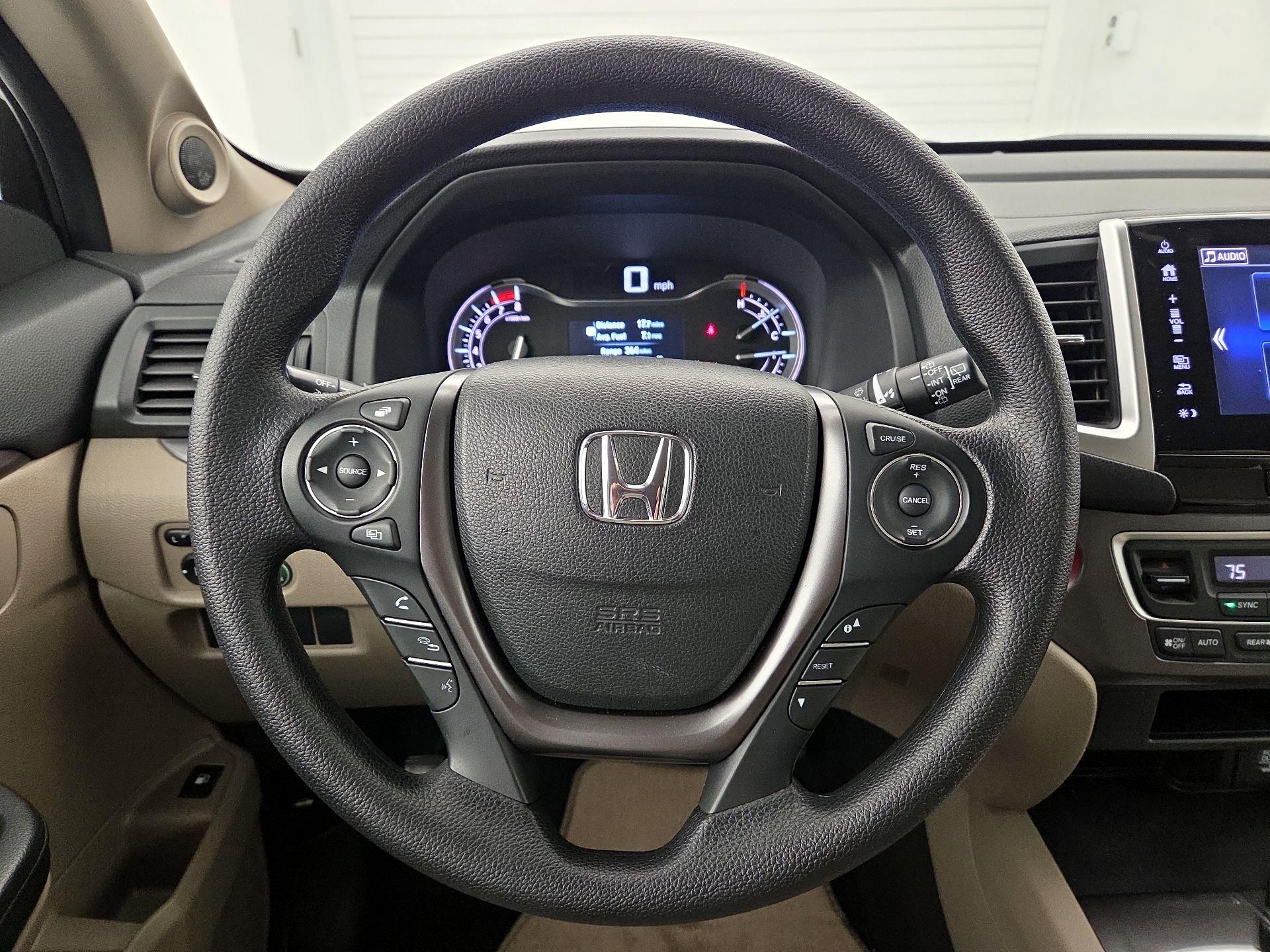 Thumbnail: 2018 Honda Pilot - 10