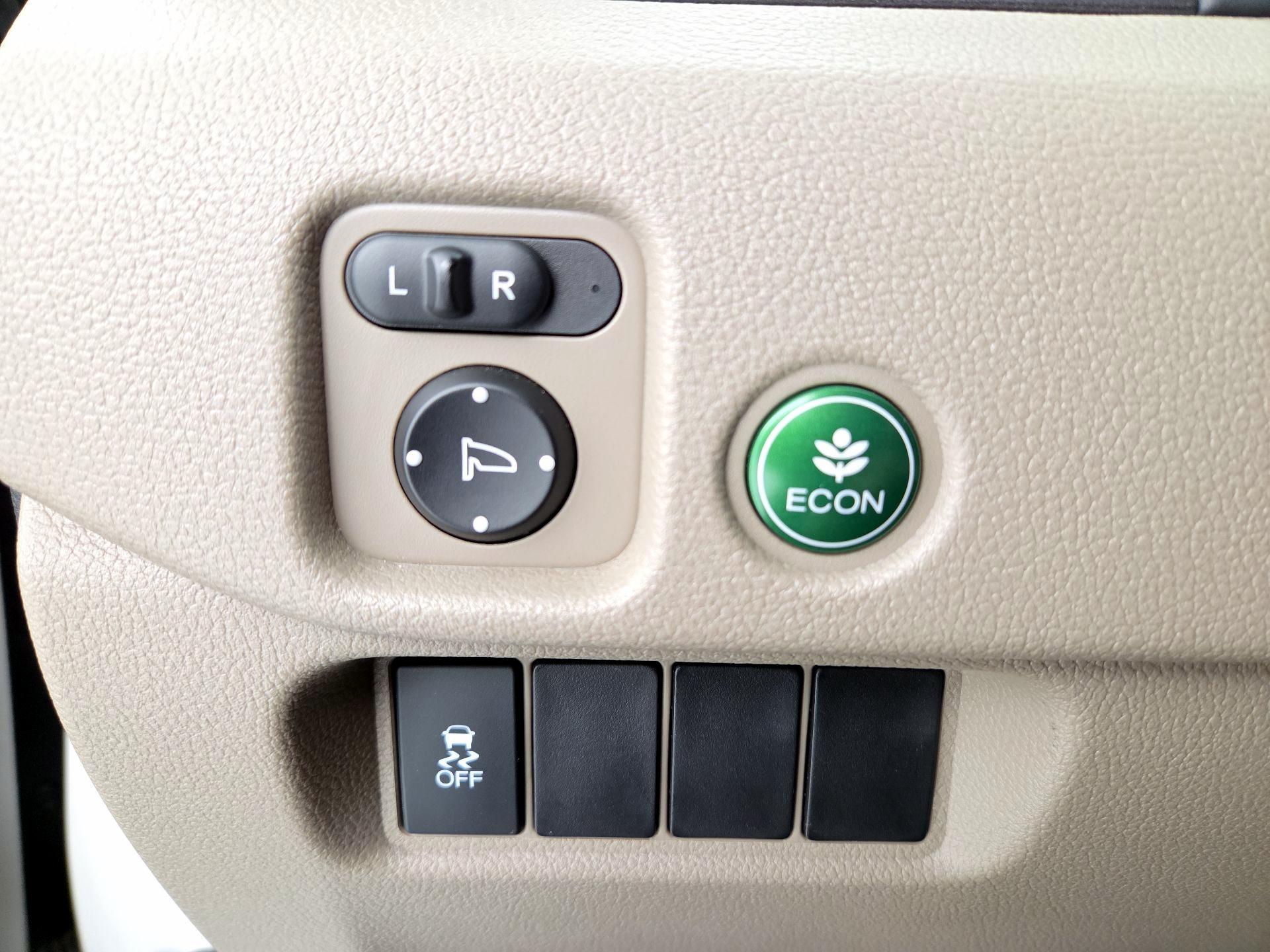 Thumbnail: 2018 Honda Pilot - 13