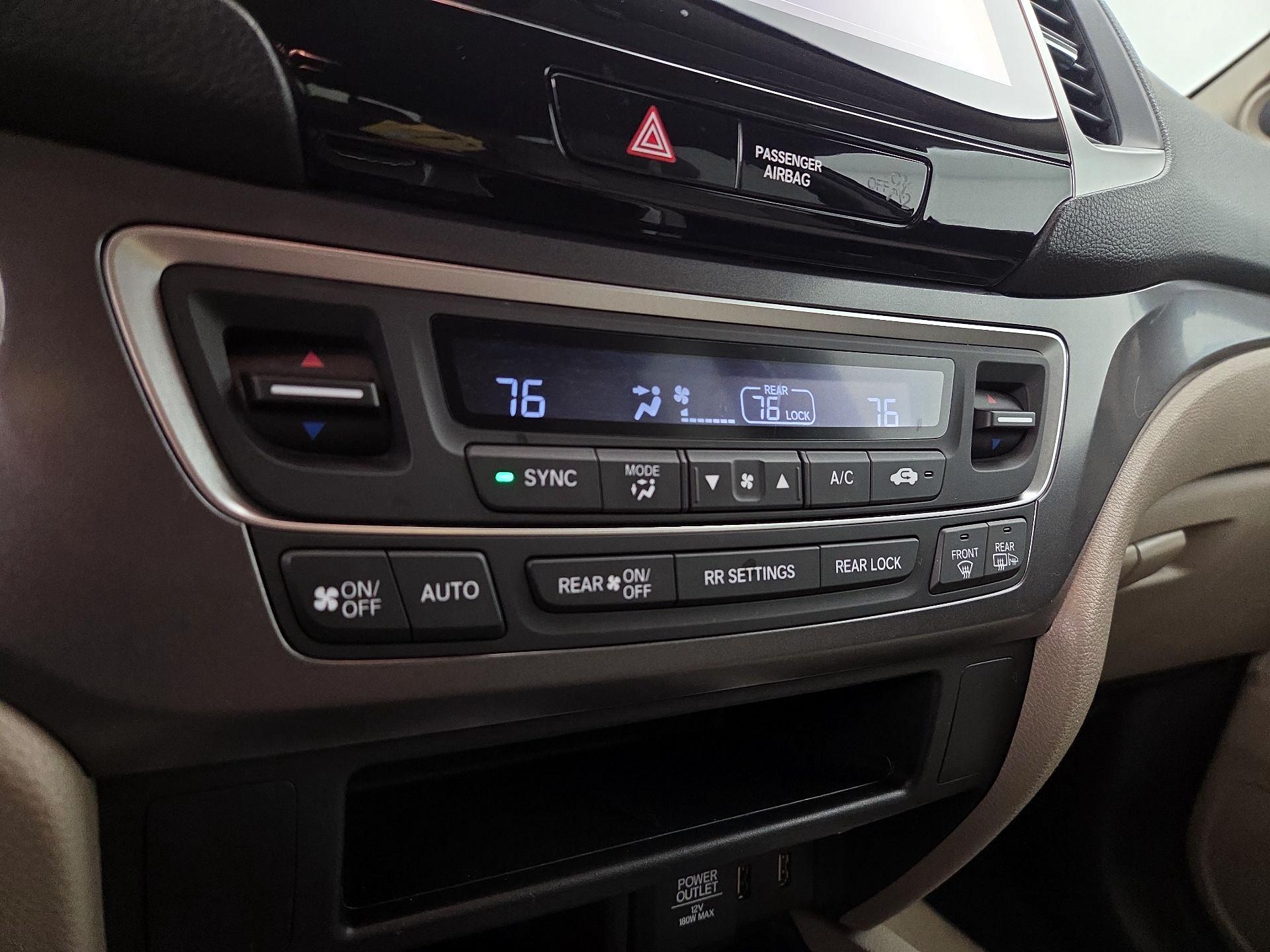 Thumbnail: 2018 Honda Pilot - 16