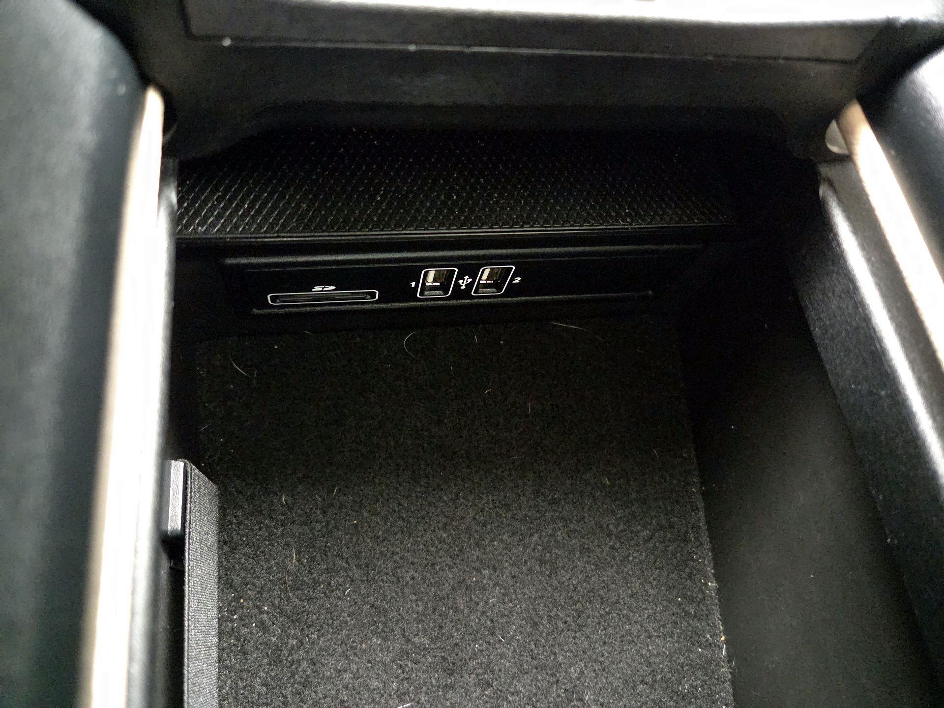 Thumbnail: 2015 Mercedes-Benz C-Class - 19