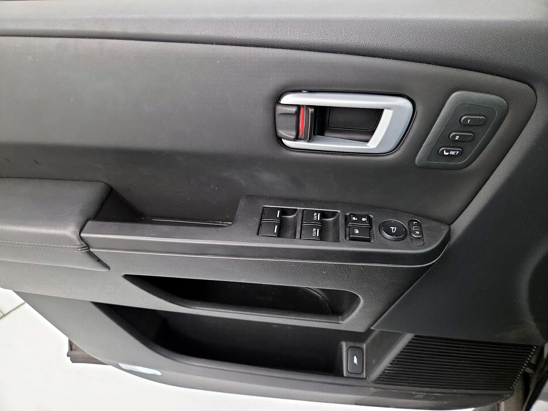 Thumbnail: 2015 Honda Pilot - 12