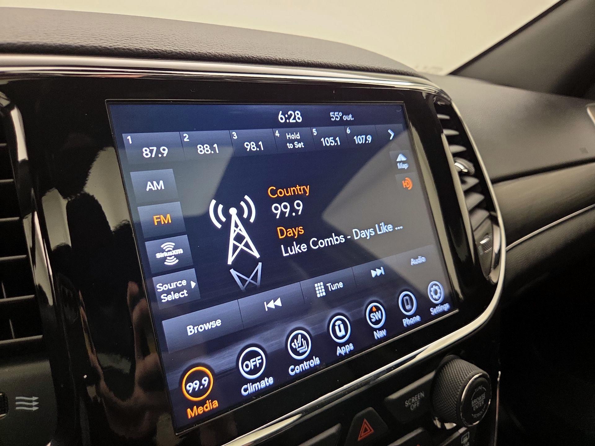 Thumbnail: 2021 Jeep Grand Cherokee - 16