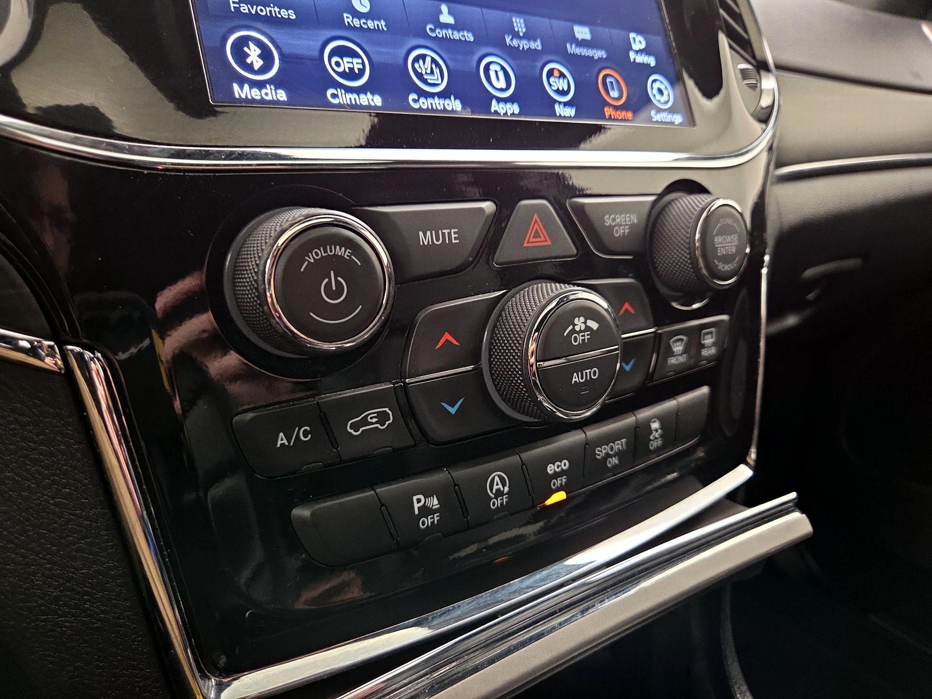 Thumbnail: 2021 Jeep Grand Cherokee - 17