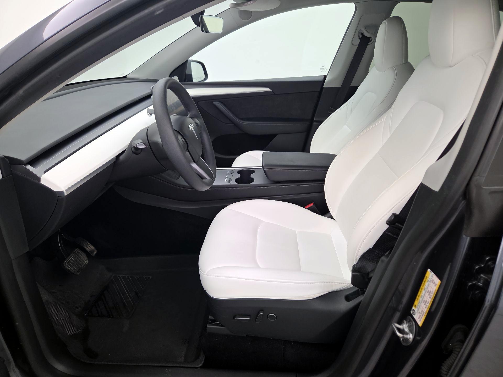 Thumbnail: 2023 Tesla Model Y - 11