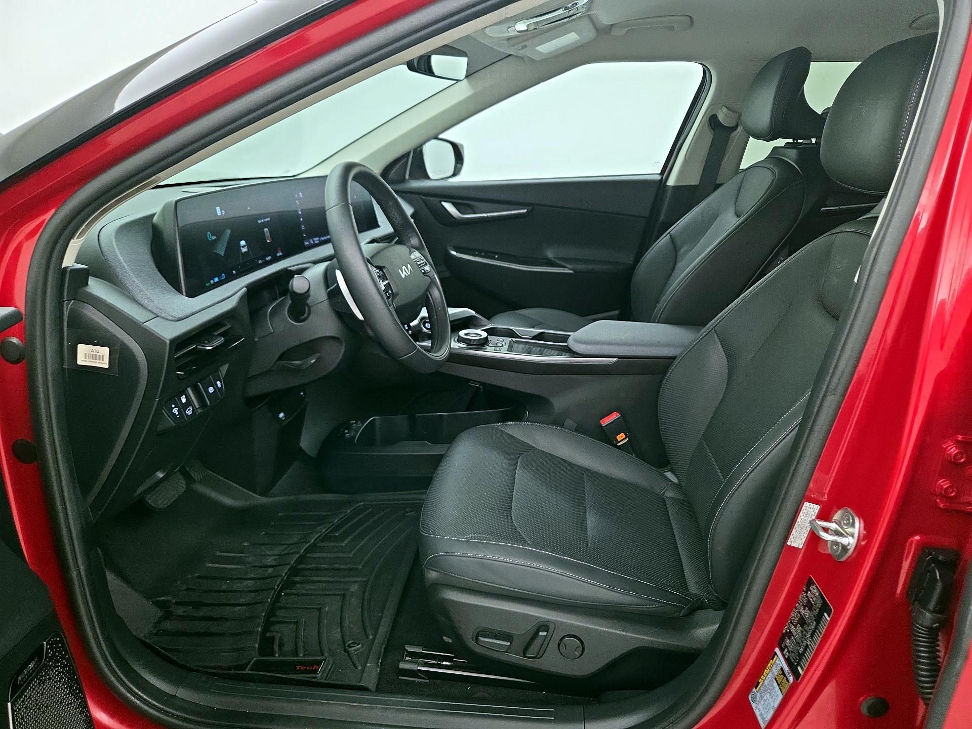 Thumbnail: 2022 Kia EV6 - 11