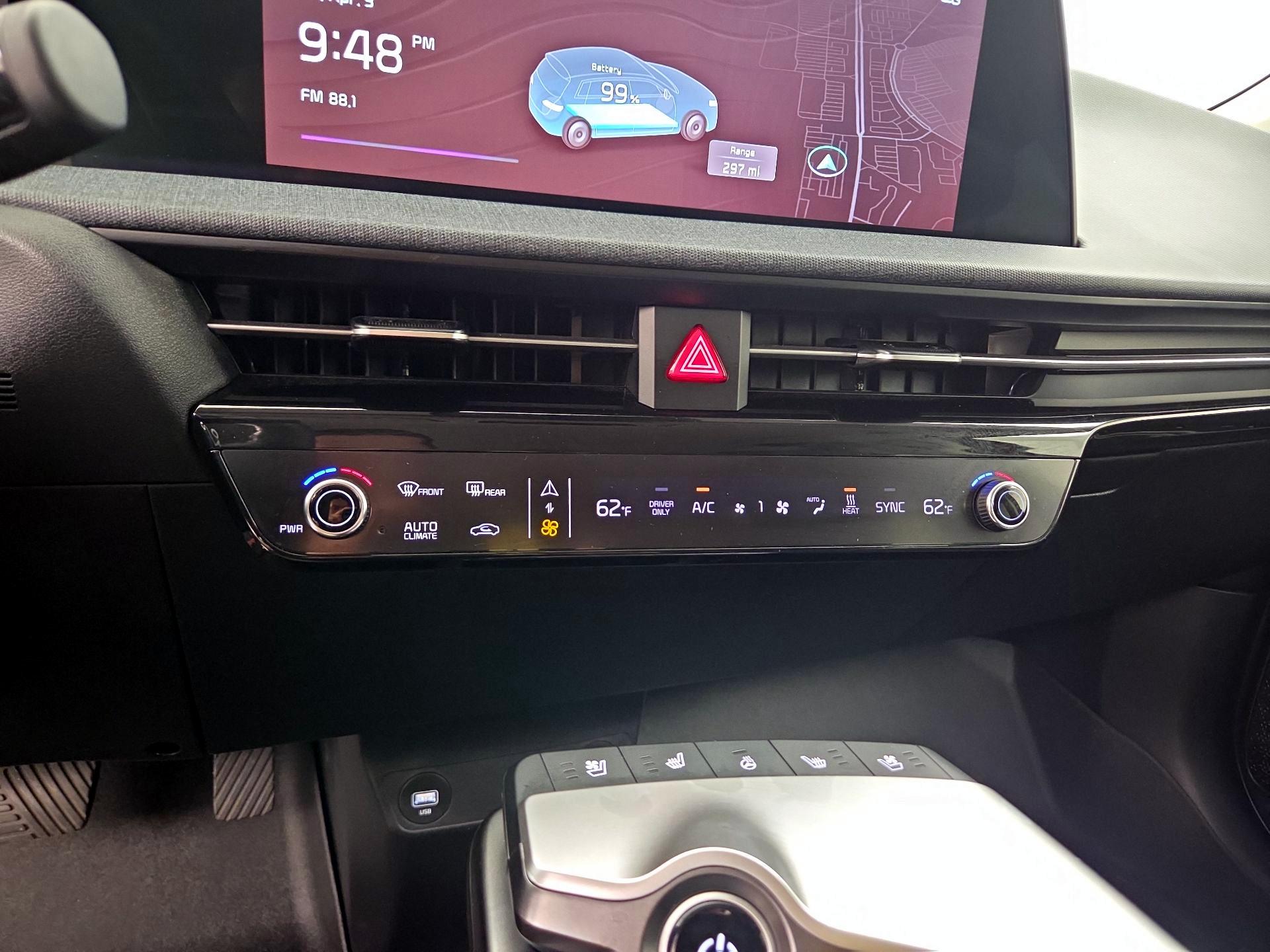 Thumbnail: 2022 Kia EV6 - 17