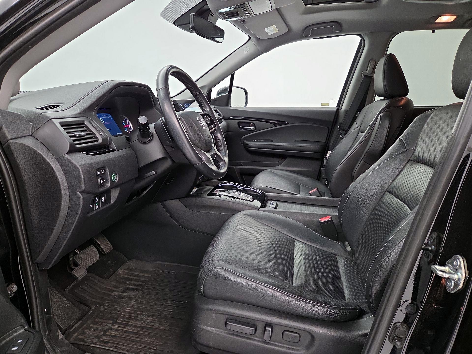 Thumbnail: 2019 Honda Pilot - 11