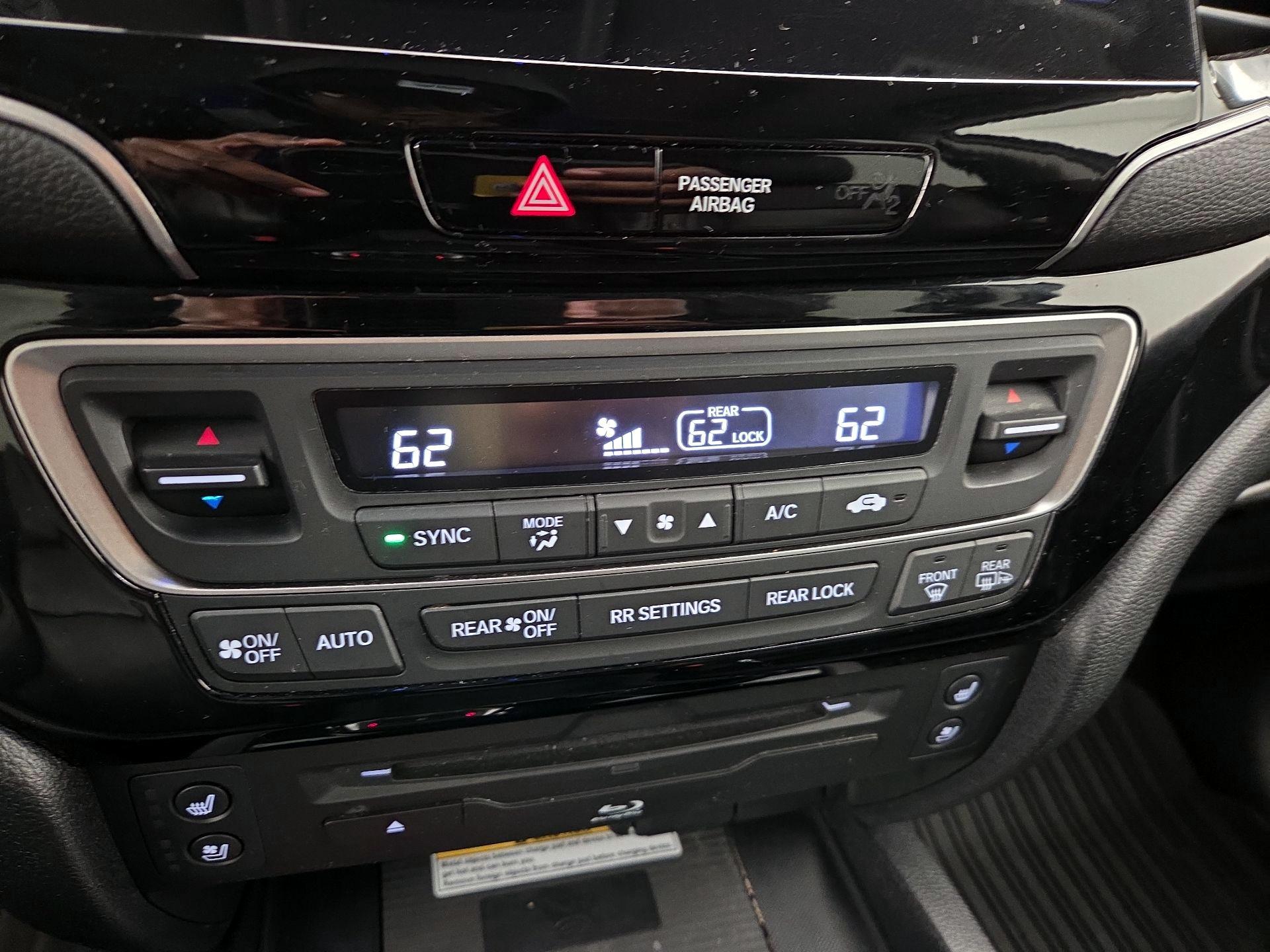 Thumbnail: 2019 Honda Pilot - 17