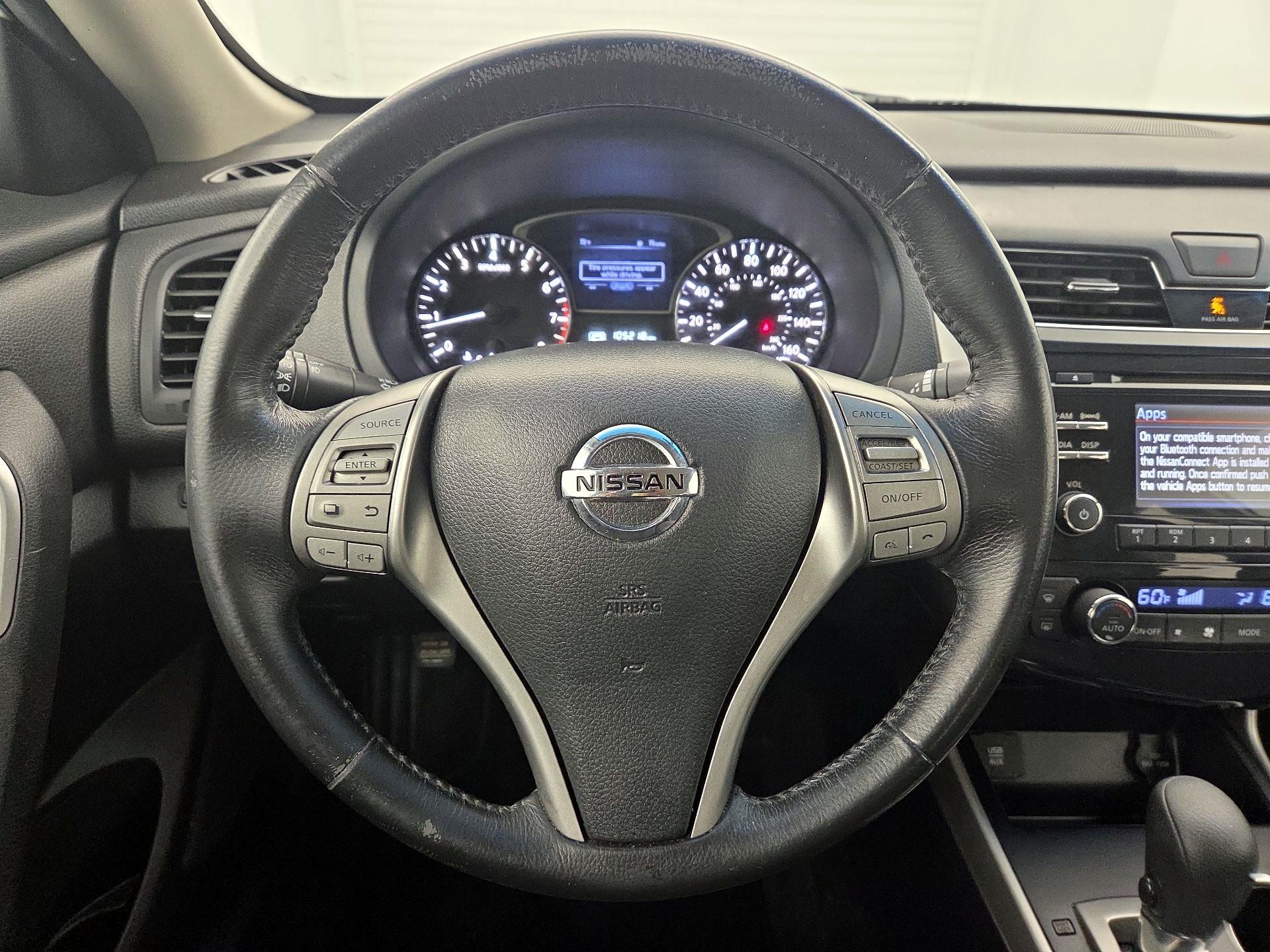 Thumbnail: 2015 Nissan Altima - 10
