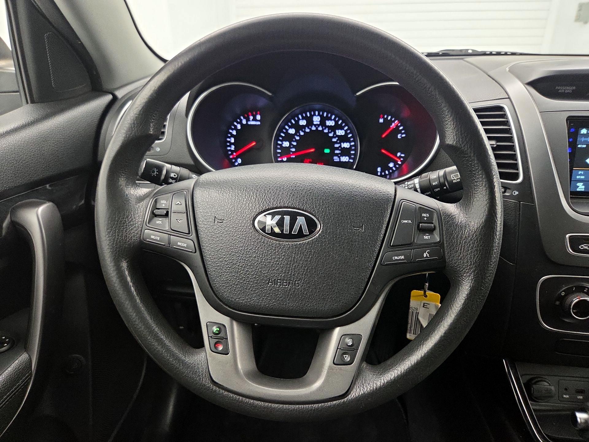Thumbnail: 2015 Kia Sorento - 10