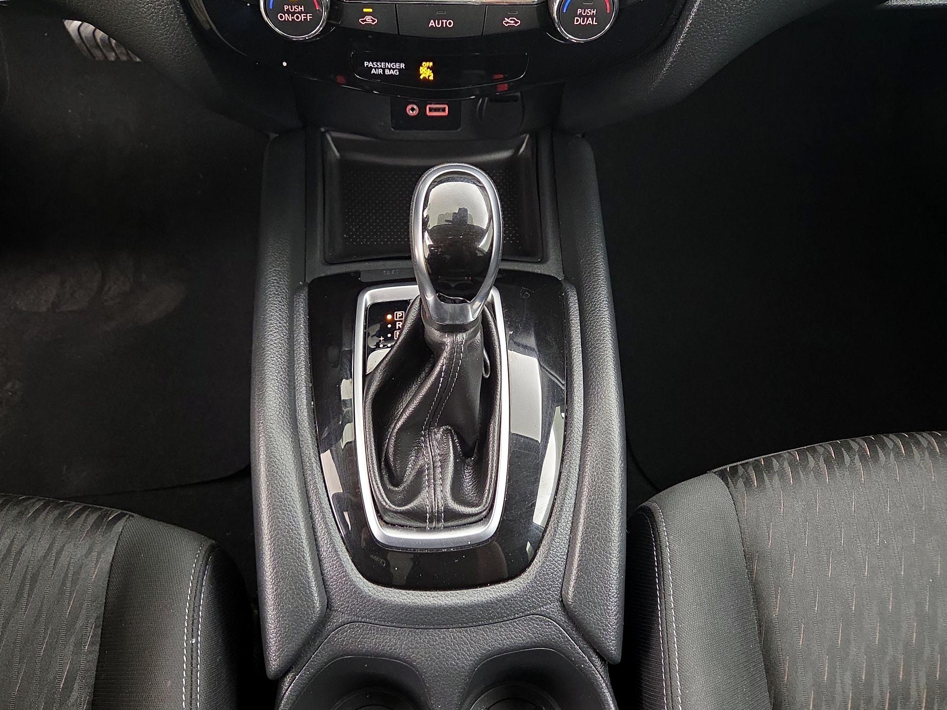 Thumbnail: 2020 Nissan Rogue - 17