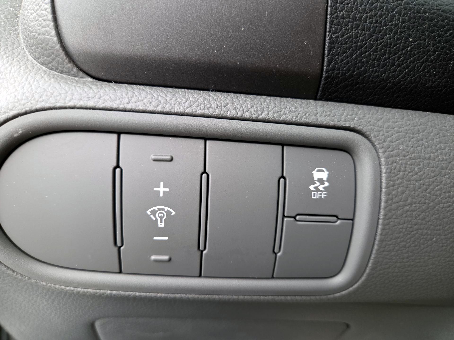 Thumbnail: 2018 Kia Forte - 13