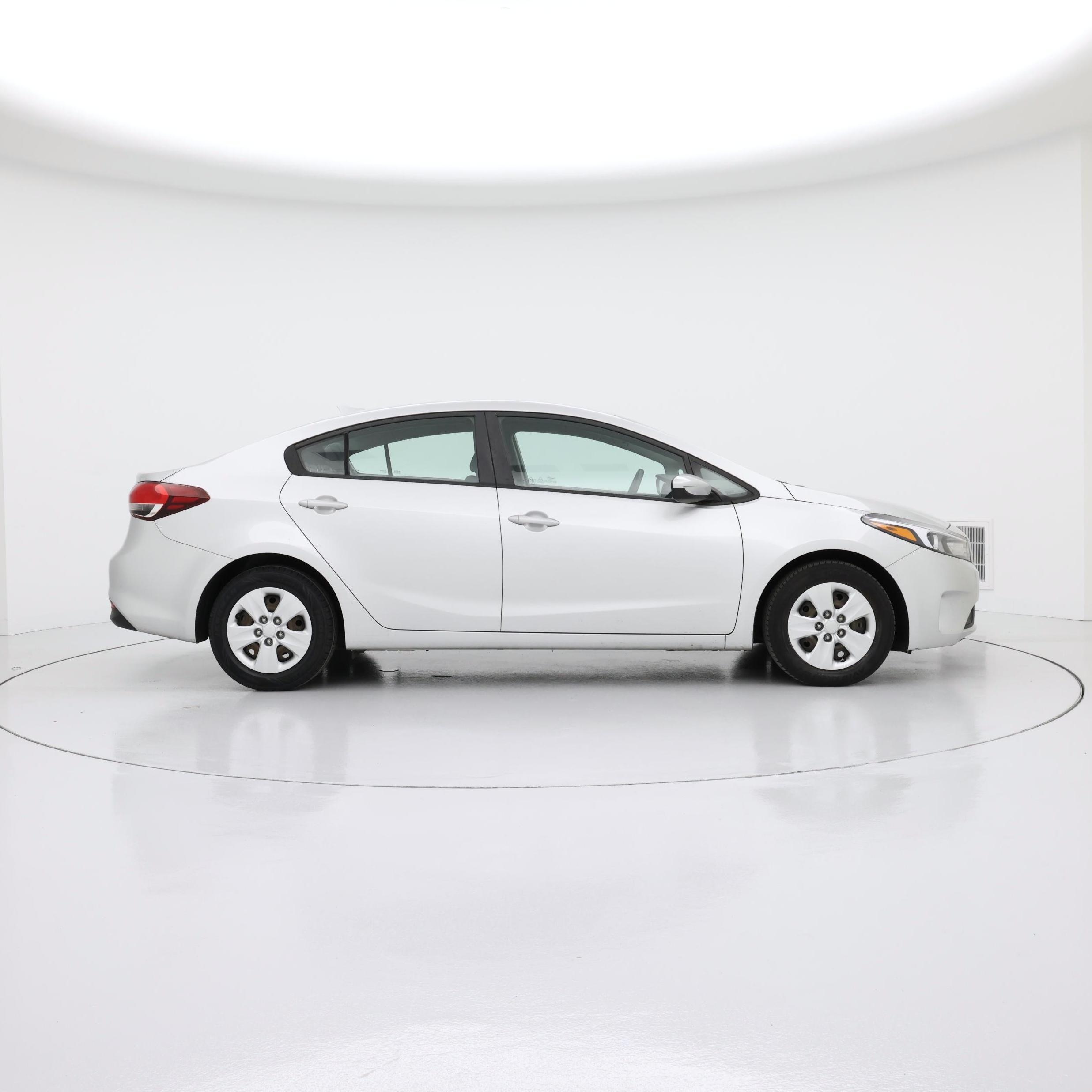 Thumbnail: 2018 Kia Forte - 7