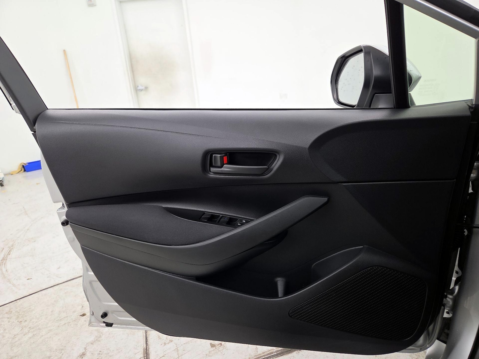 2022 Toyota Corolla LE - Photo 13