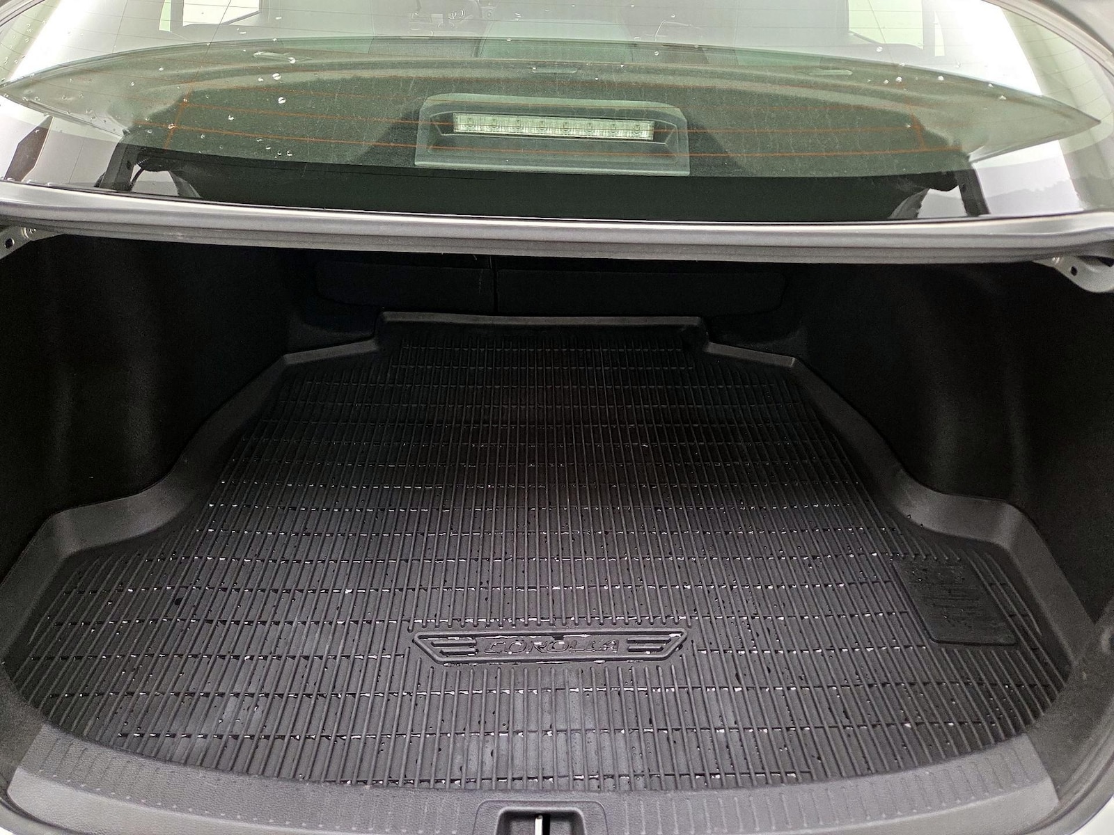 2022 Toyota Corolla LE - Photo 22