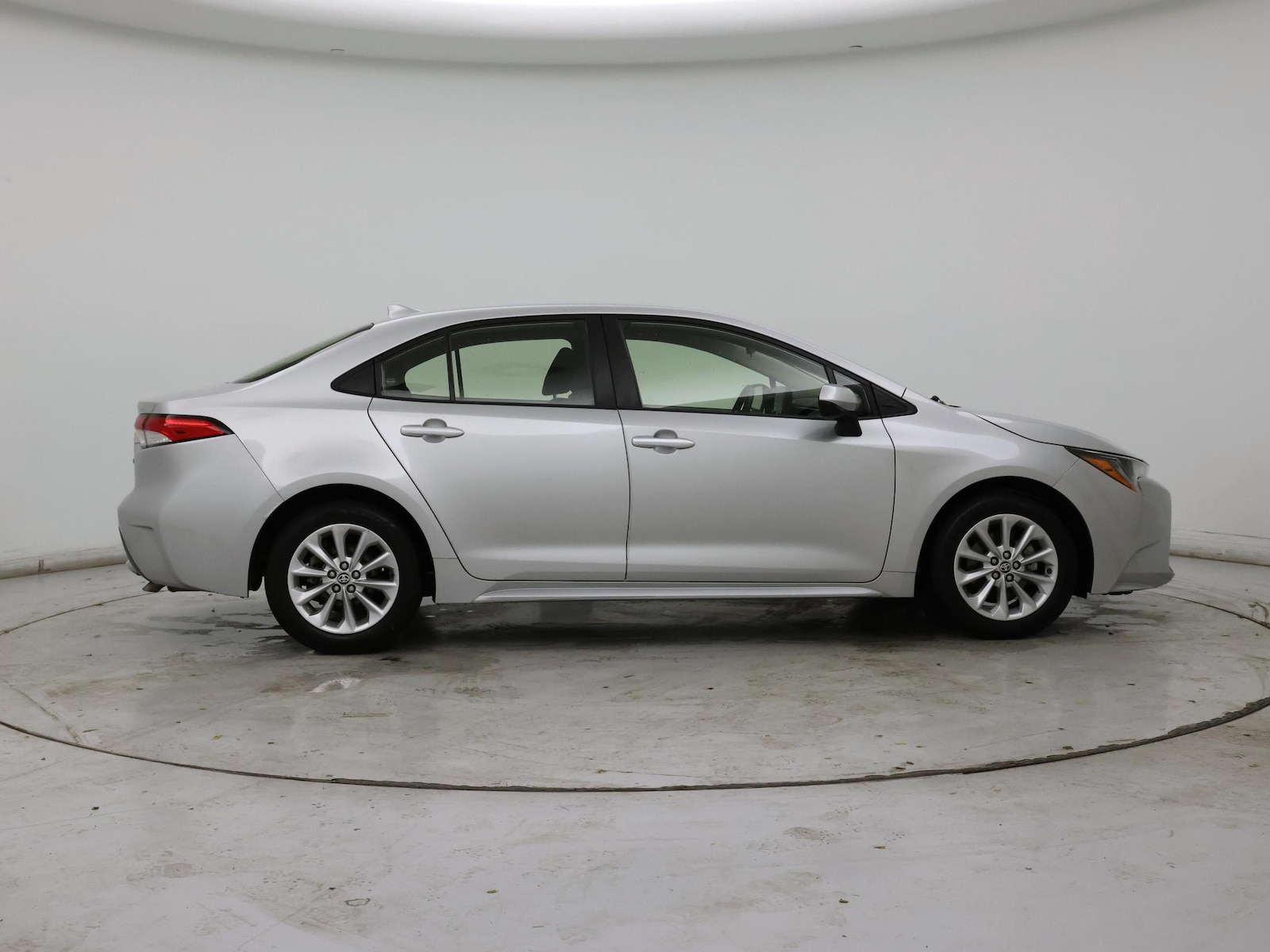 2022 Toyota Corolla LE - Photo 8