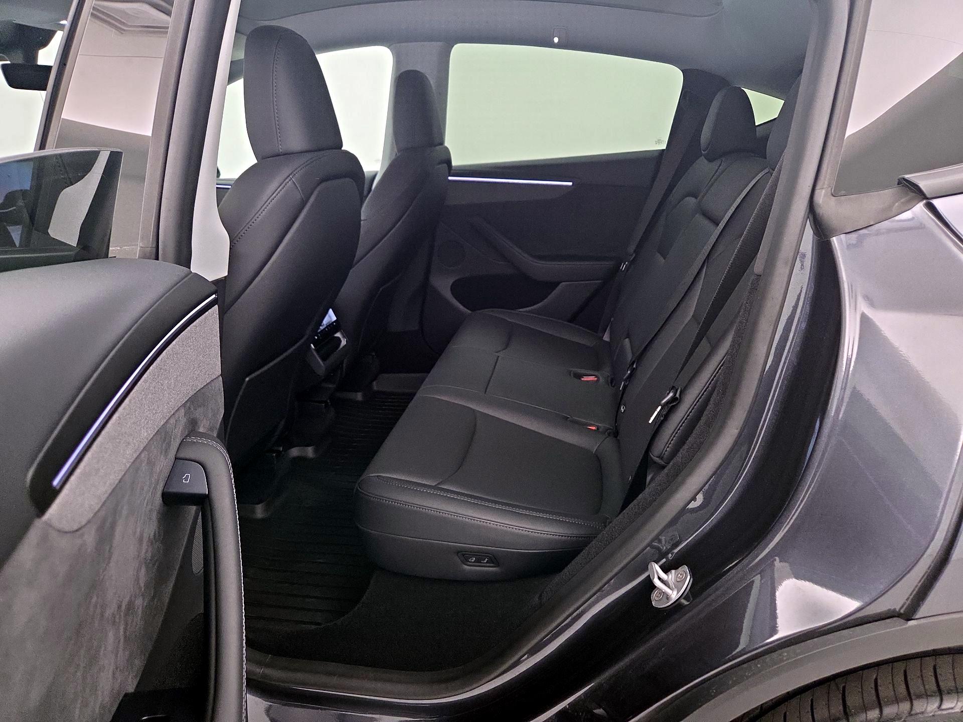 Thumbnail: 2026 Tesla Model Y - 18