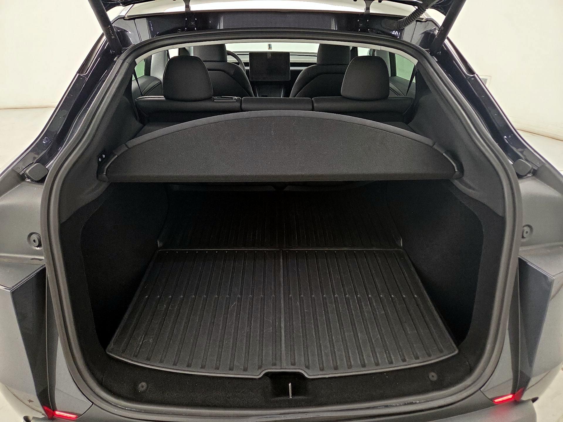 Thumbnail: 2026 Tesla Model Y - 19