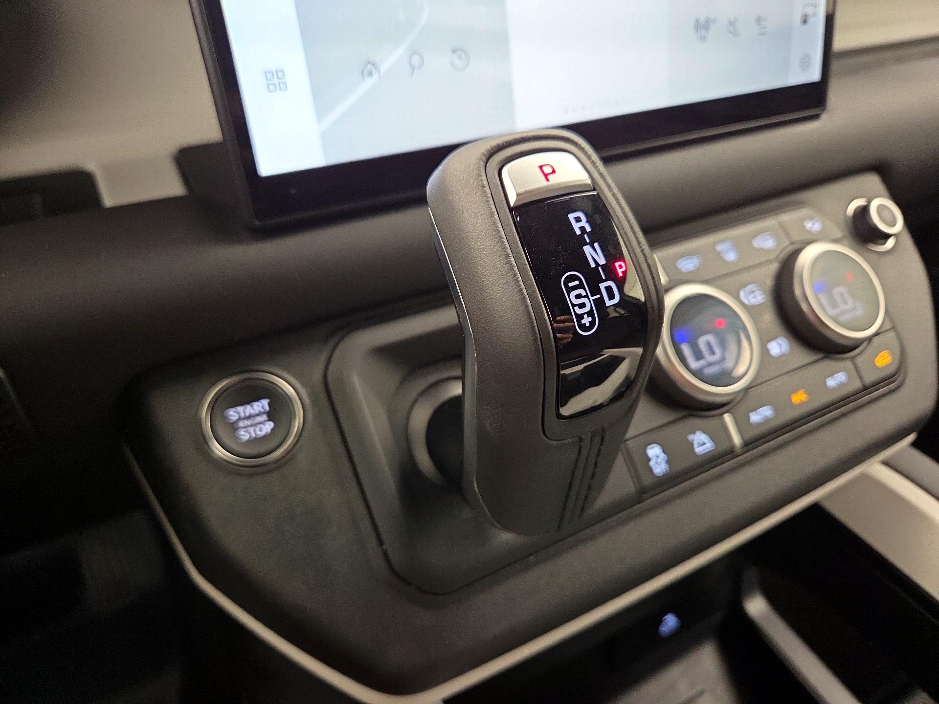 Thumbnail: 2025 Land Rover Defender - 18