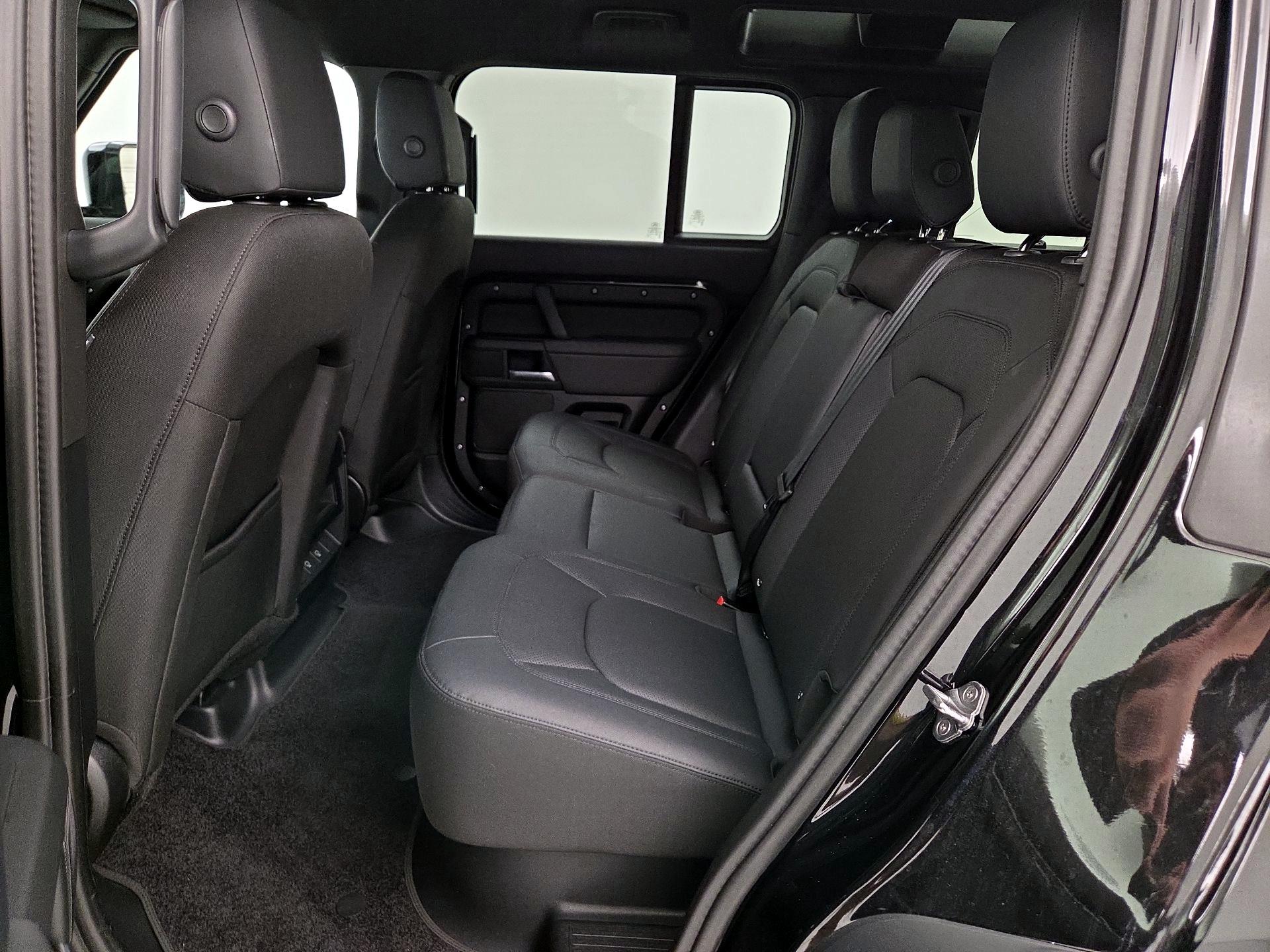 Thumbnail: 2025 Land Rover Defender - 20