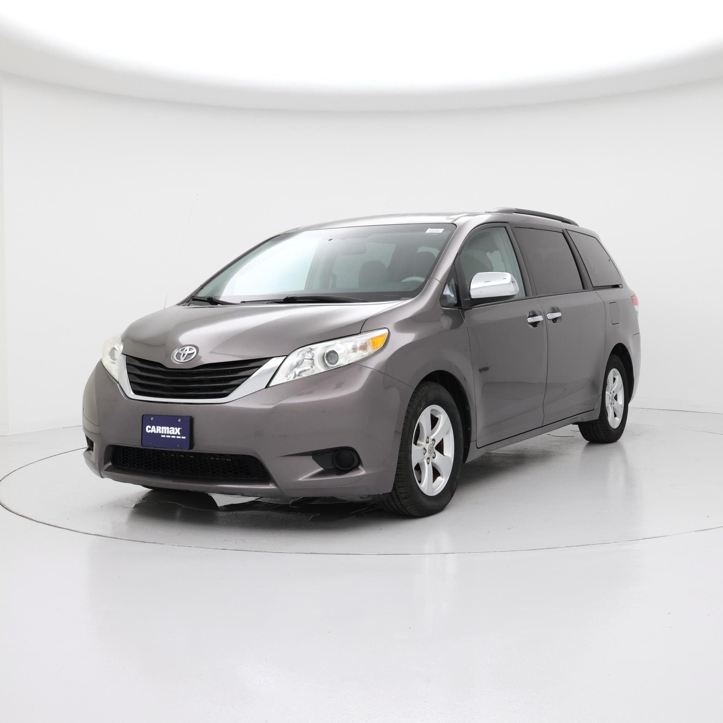 Thumbnail: 2014 Toyota Sienna - 4