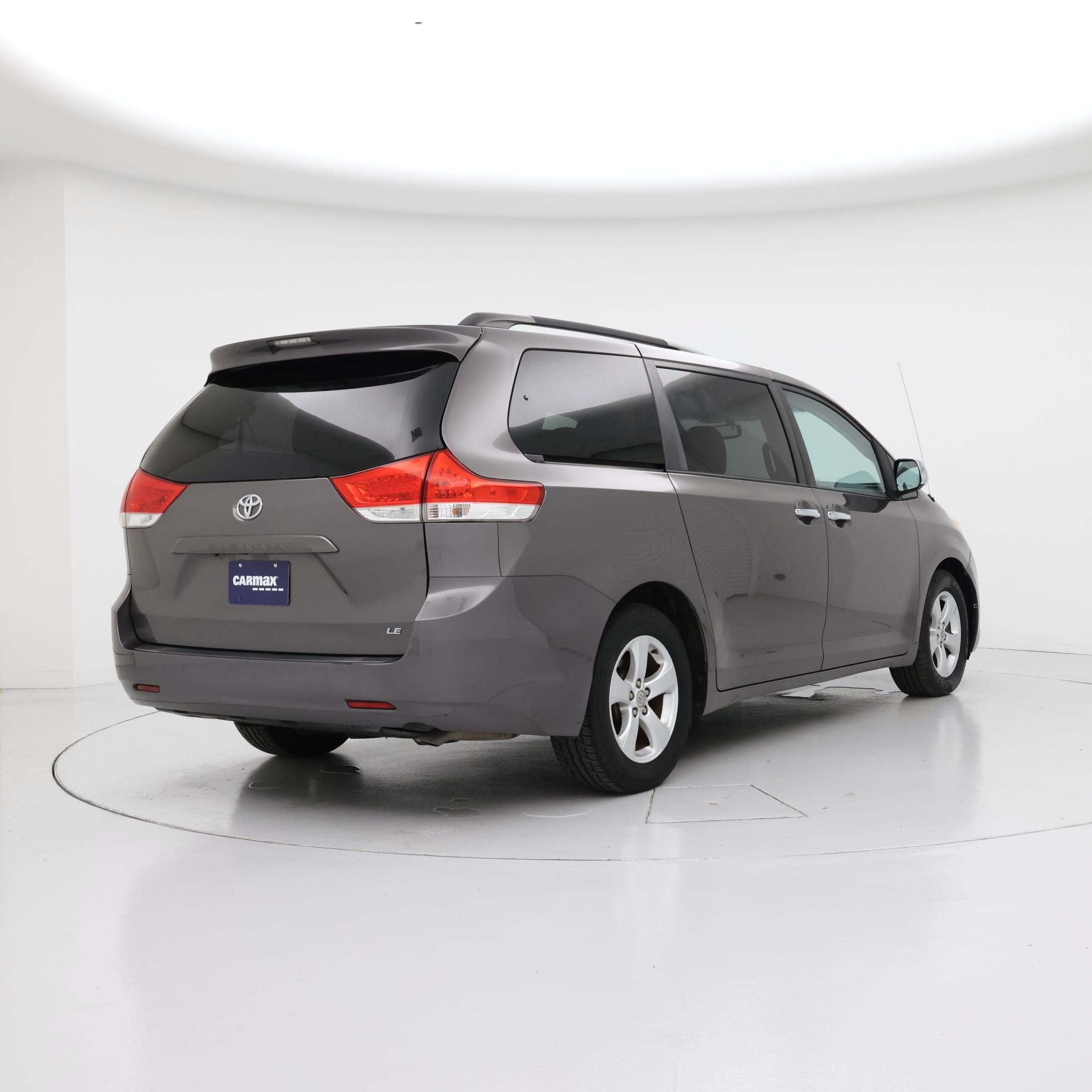 Thumbnail: 2014 Toyota Sienna - 8