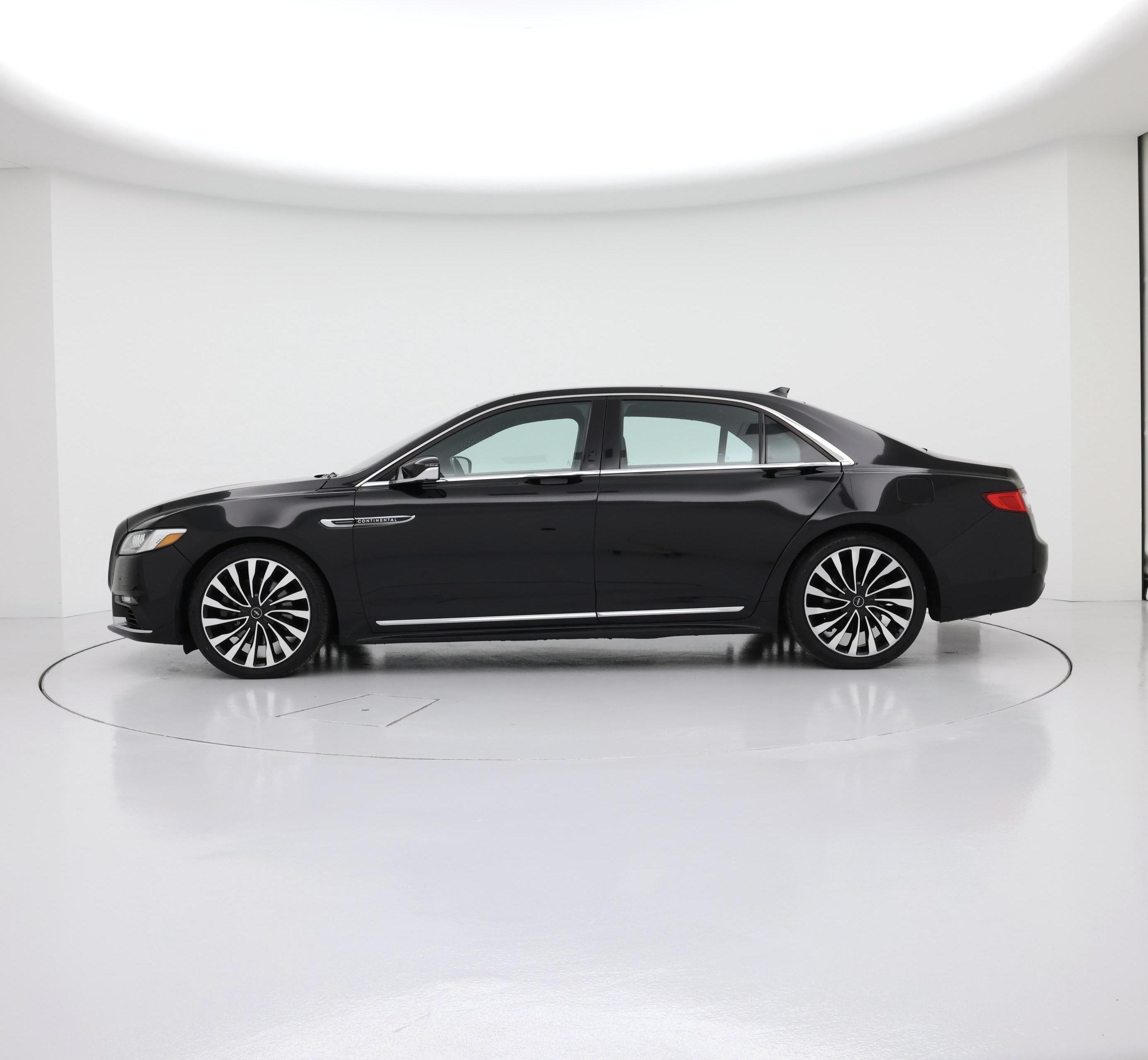 Thumbnail: 2019 Lincoln Continental - 3