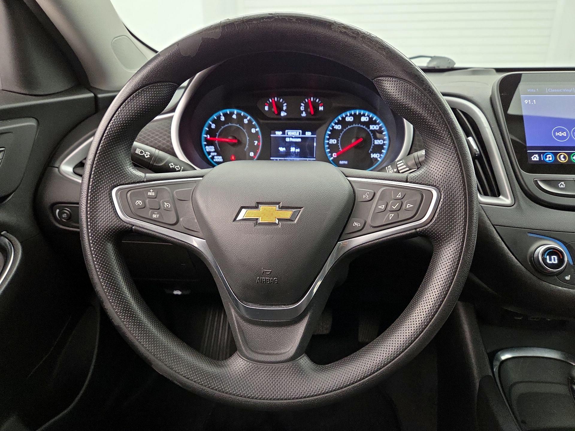 Thumbnail: 2022 Chevrolet Malibu - 10