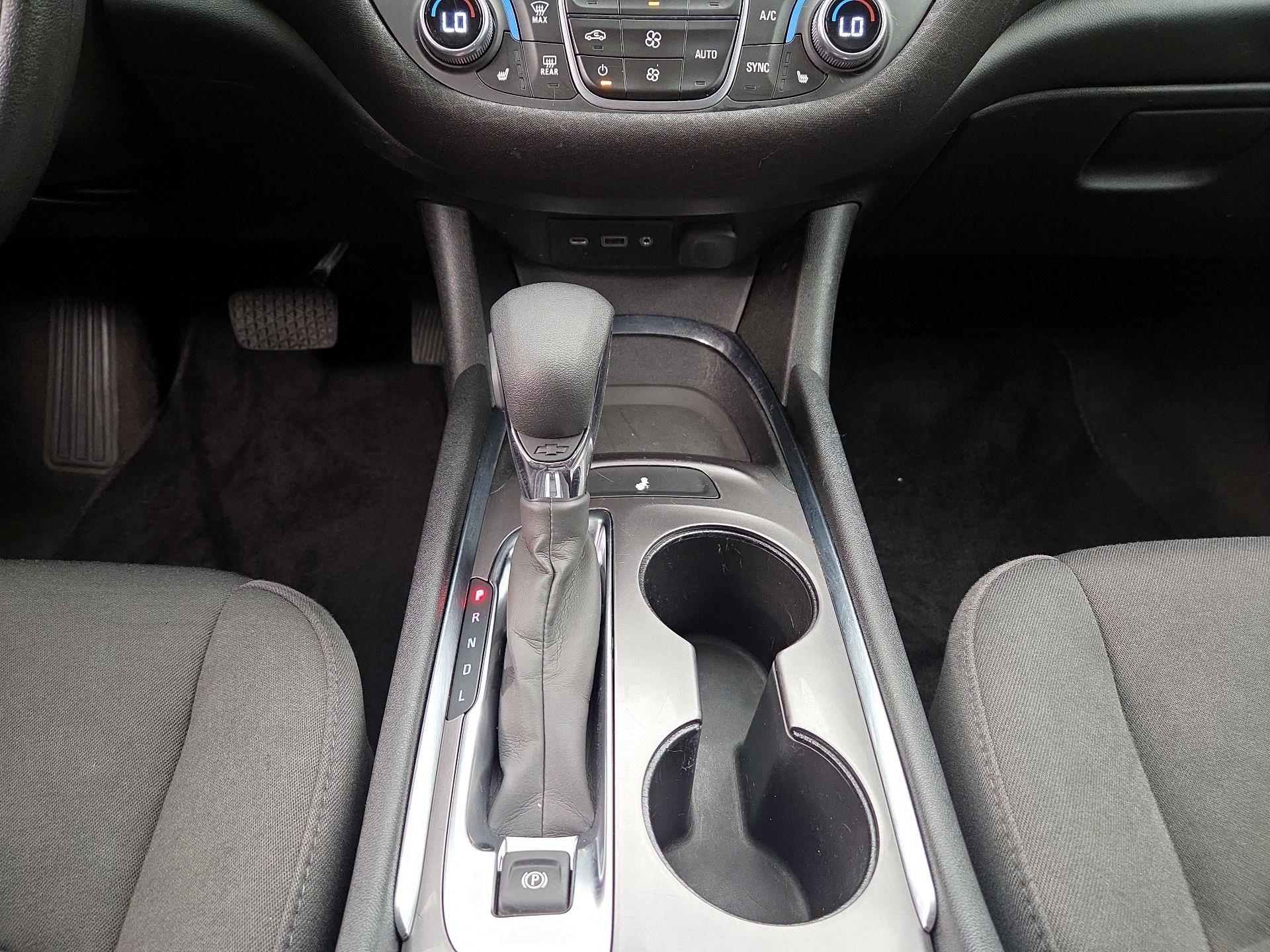 Thumbnail: 2022 Chevrolet Malibu - 17