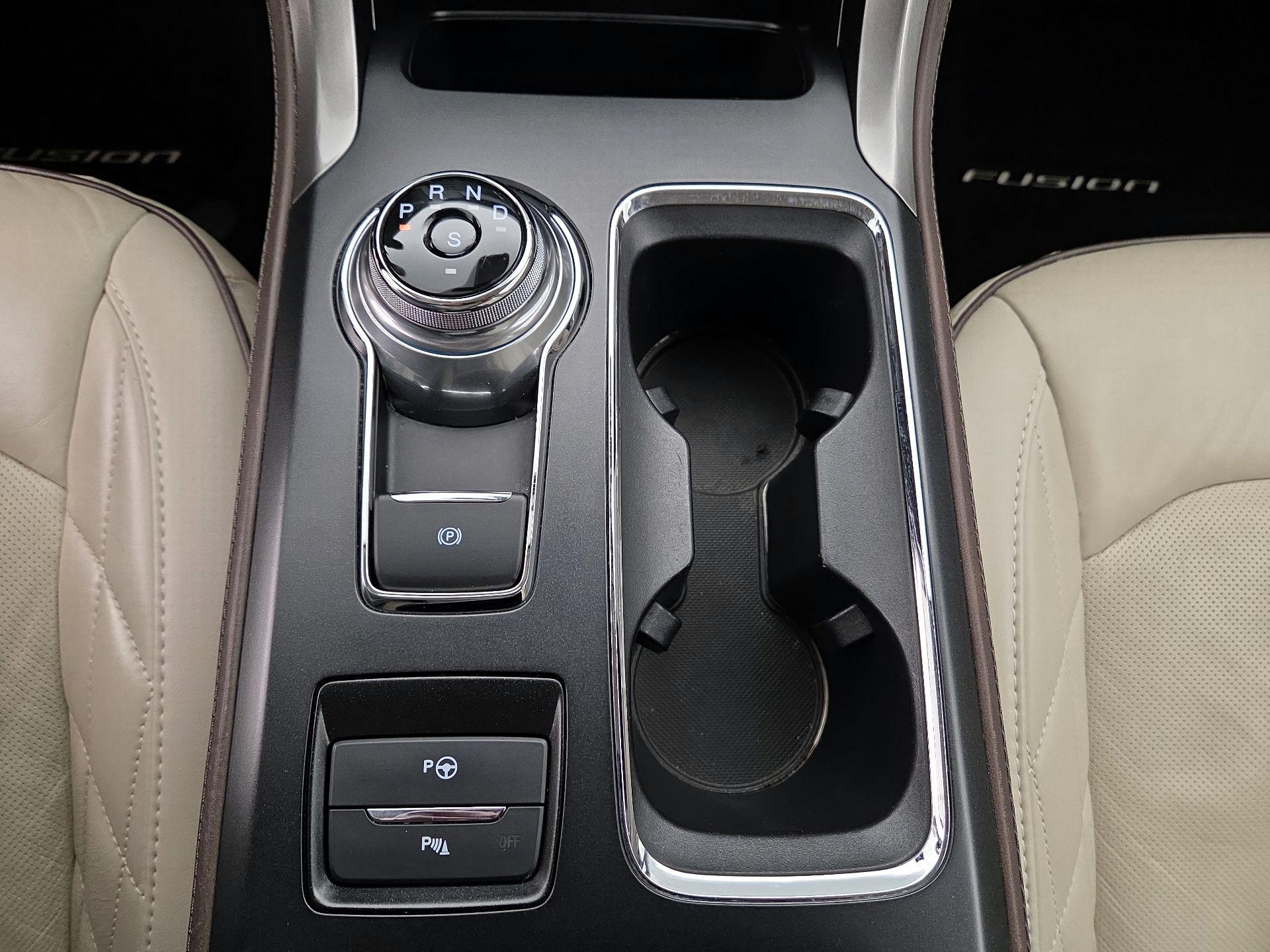 Thumbnail: 2017 Ford Fusion - 18