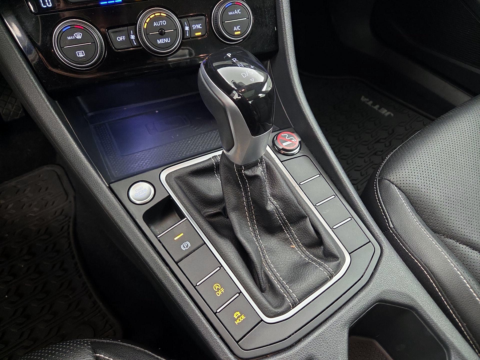 Thumbnail: 2023 Volkswagen Jetta - 16