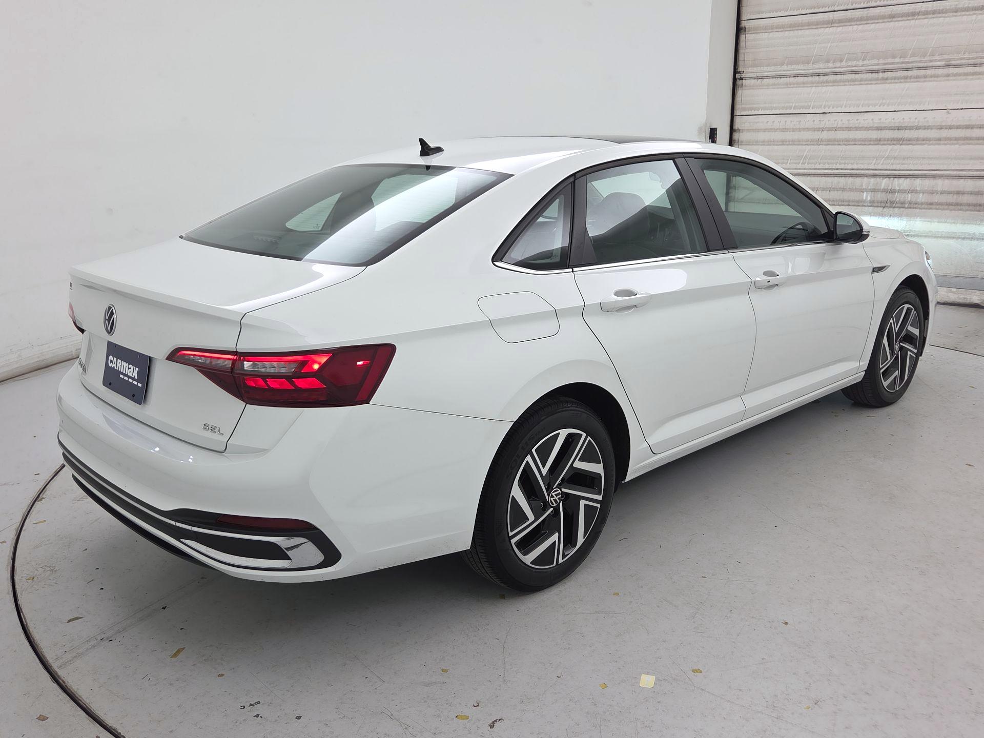 Thumbnail: 2023 Volkswagen Jetta - 5