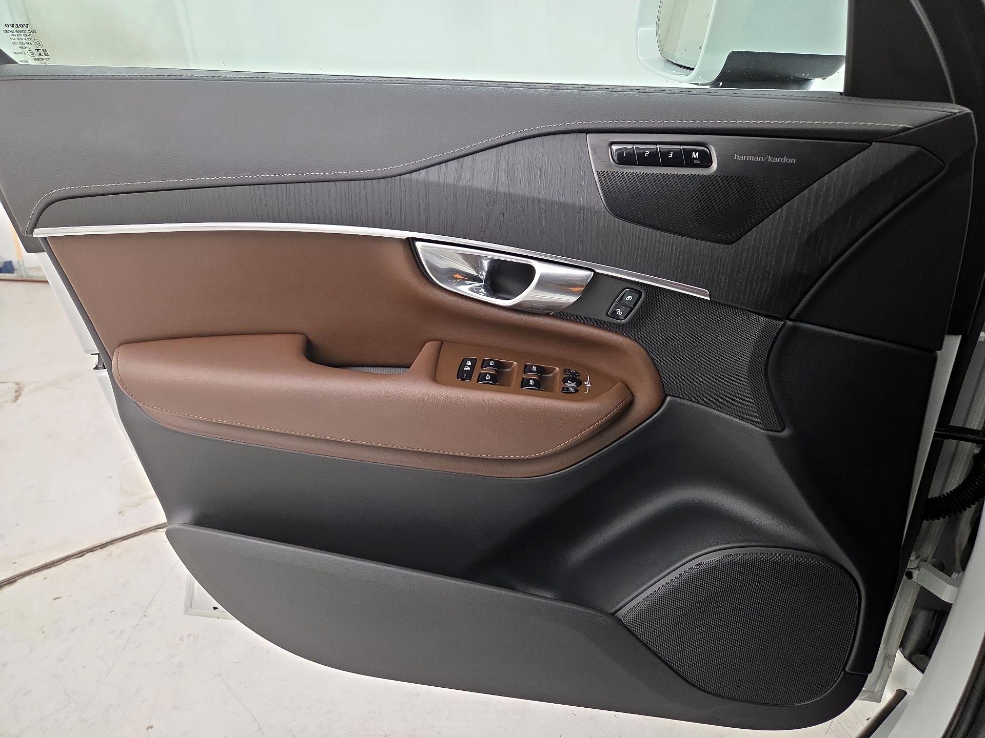 Thumbnail: 2023 Volvo XC90 - 10