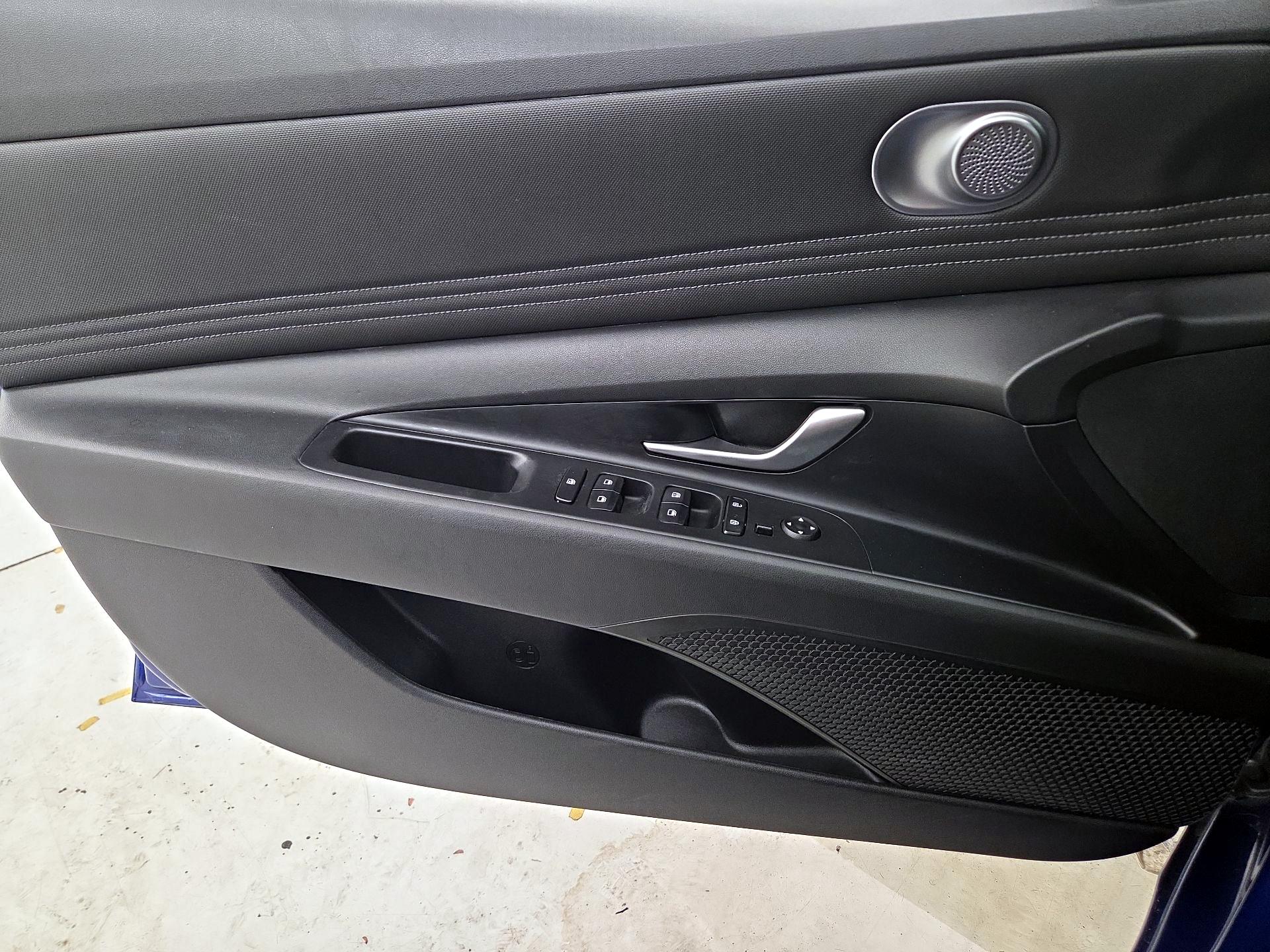 Thumbnail: 2023 Hyundai Elantra - 12