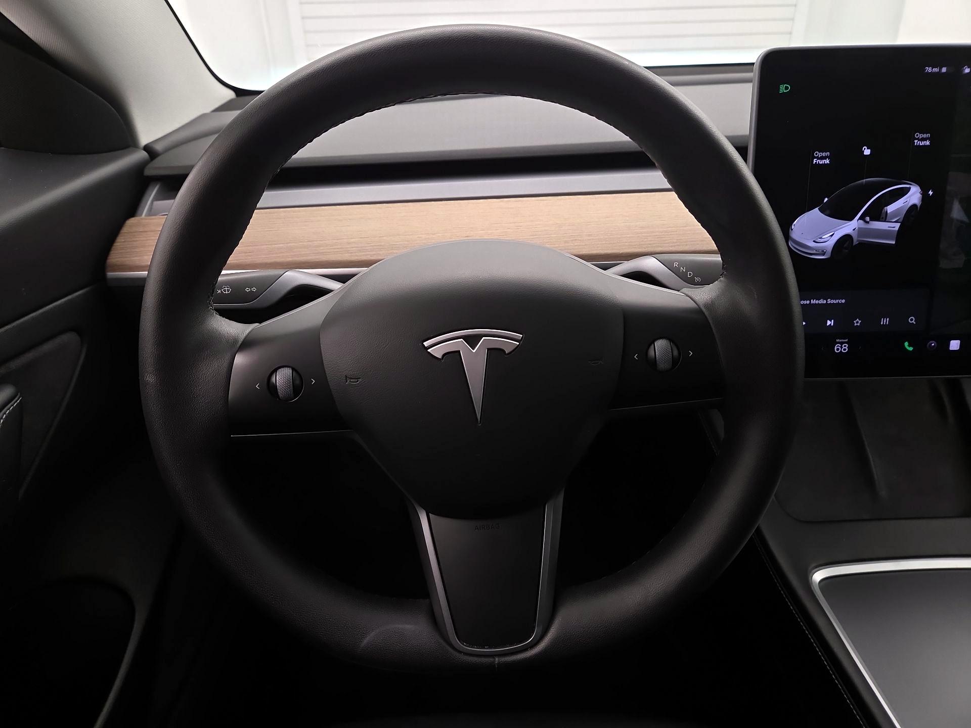Thumbnail: 2021 Tesla Model 3 - 10