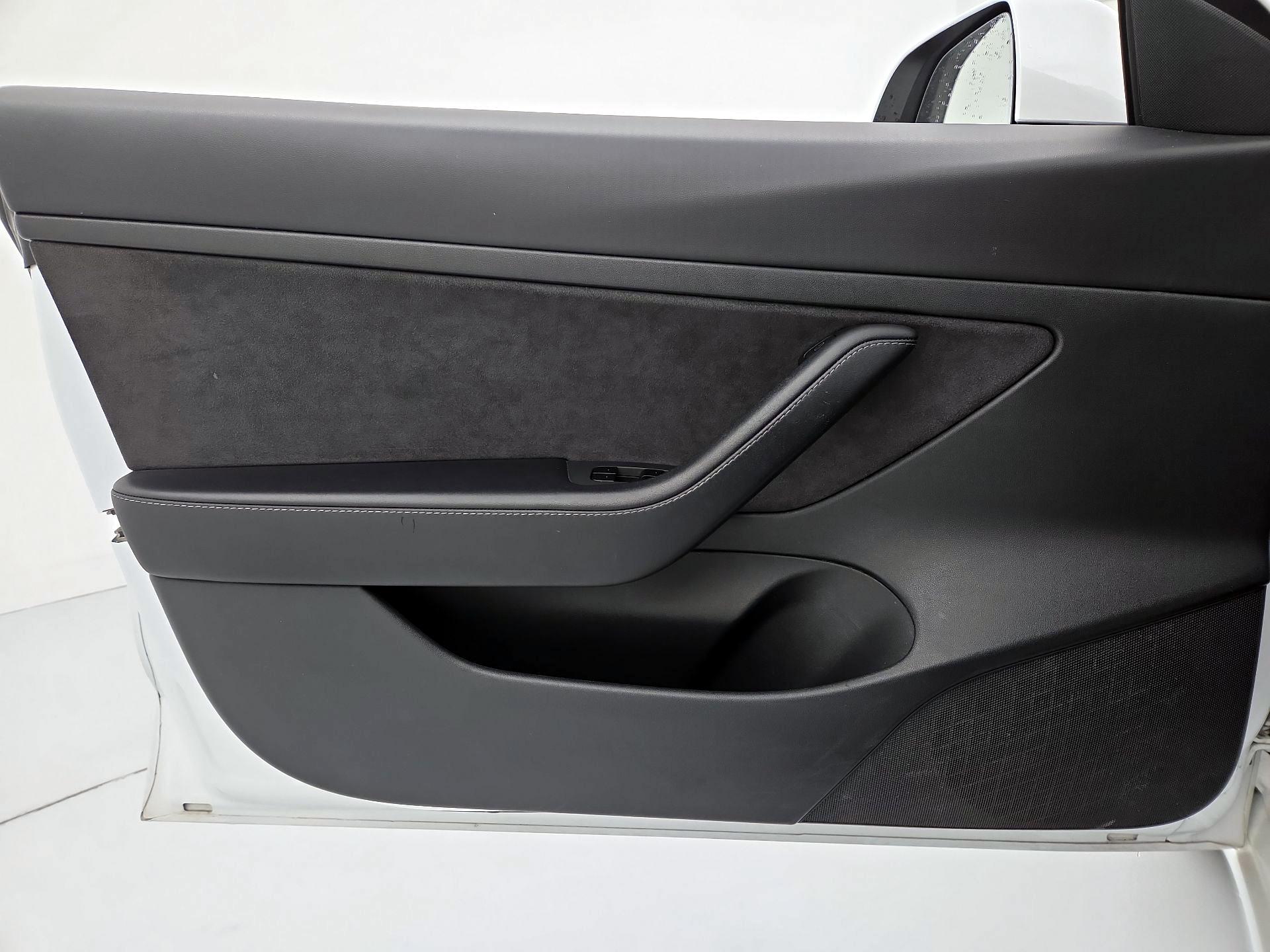 Thumbnail: 2021 Tesla Model 3 - 12
