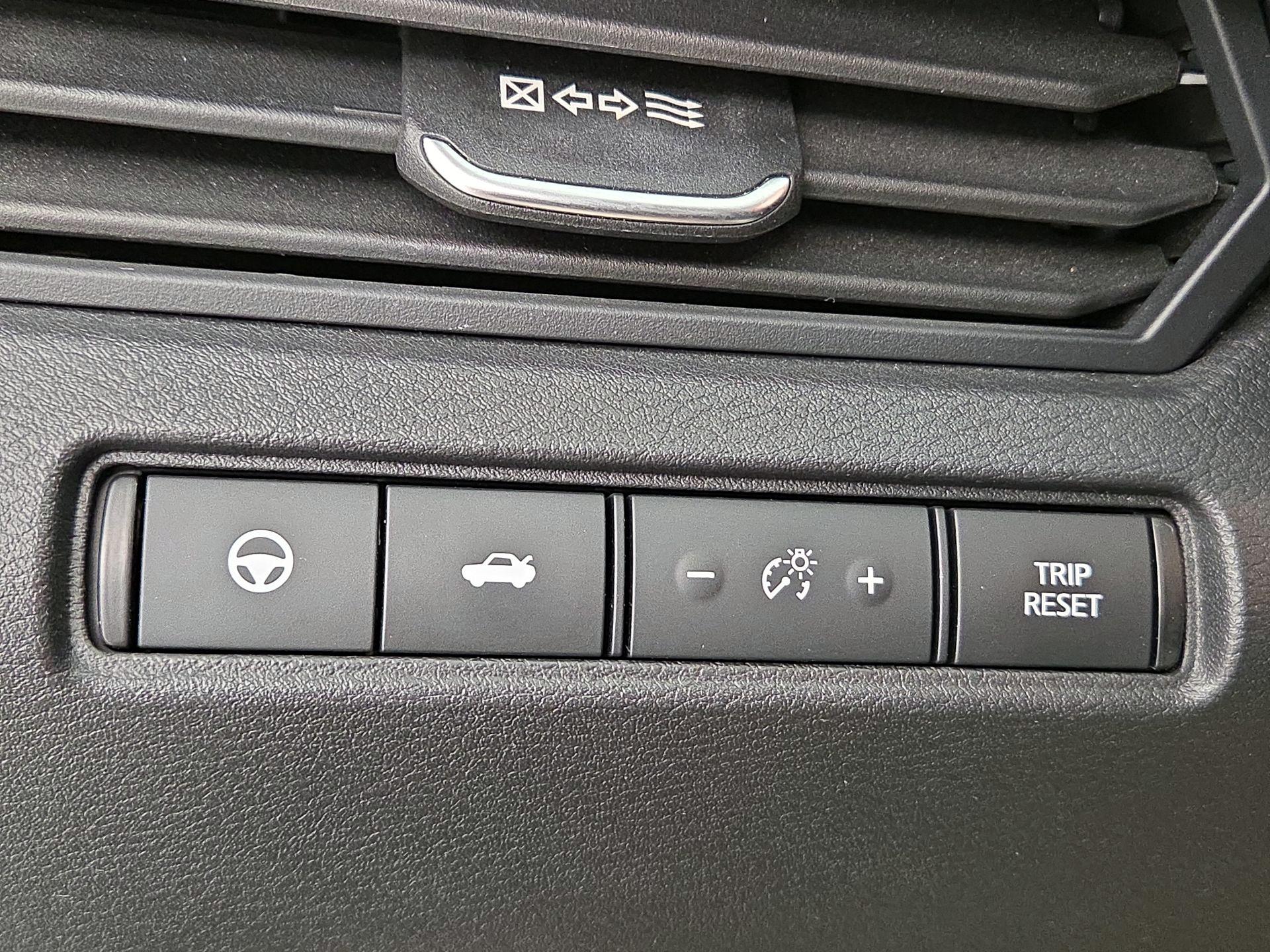 Thumbnail: 2019 Nissan Altima - 13