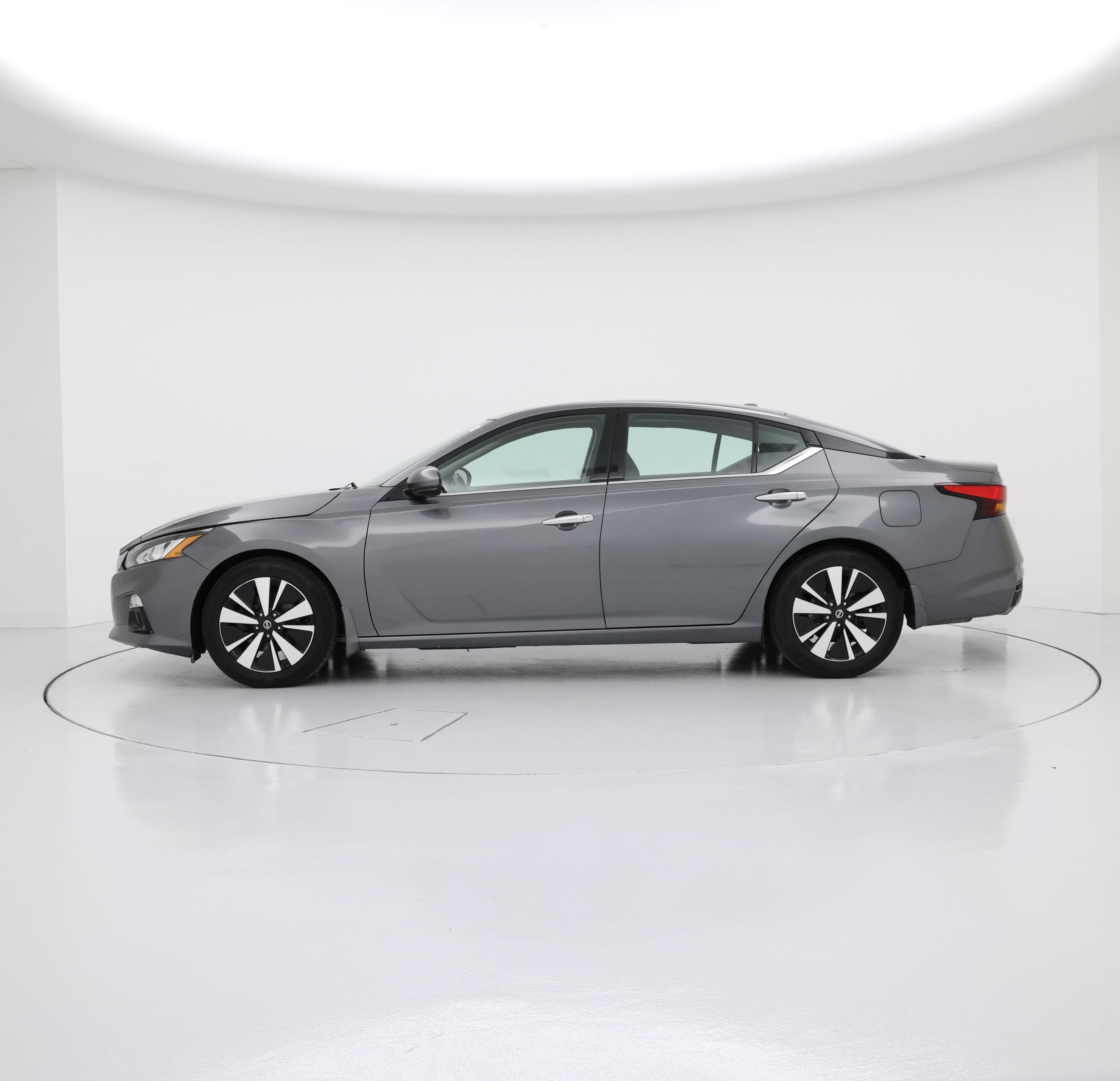 Thumbnail: 2019 Nissan Altima - 3