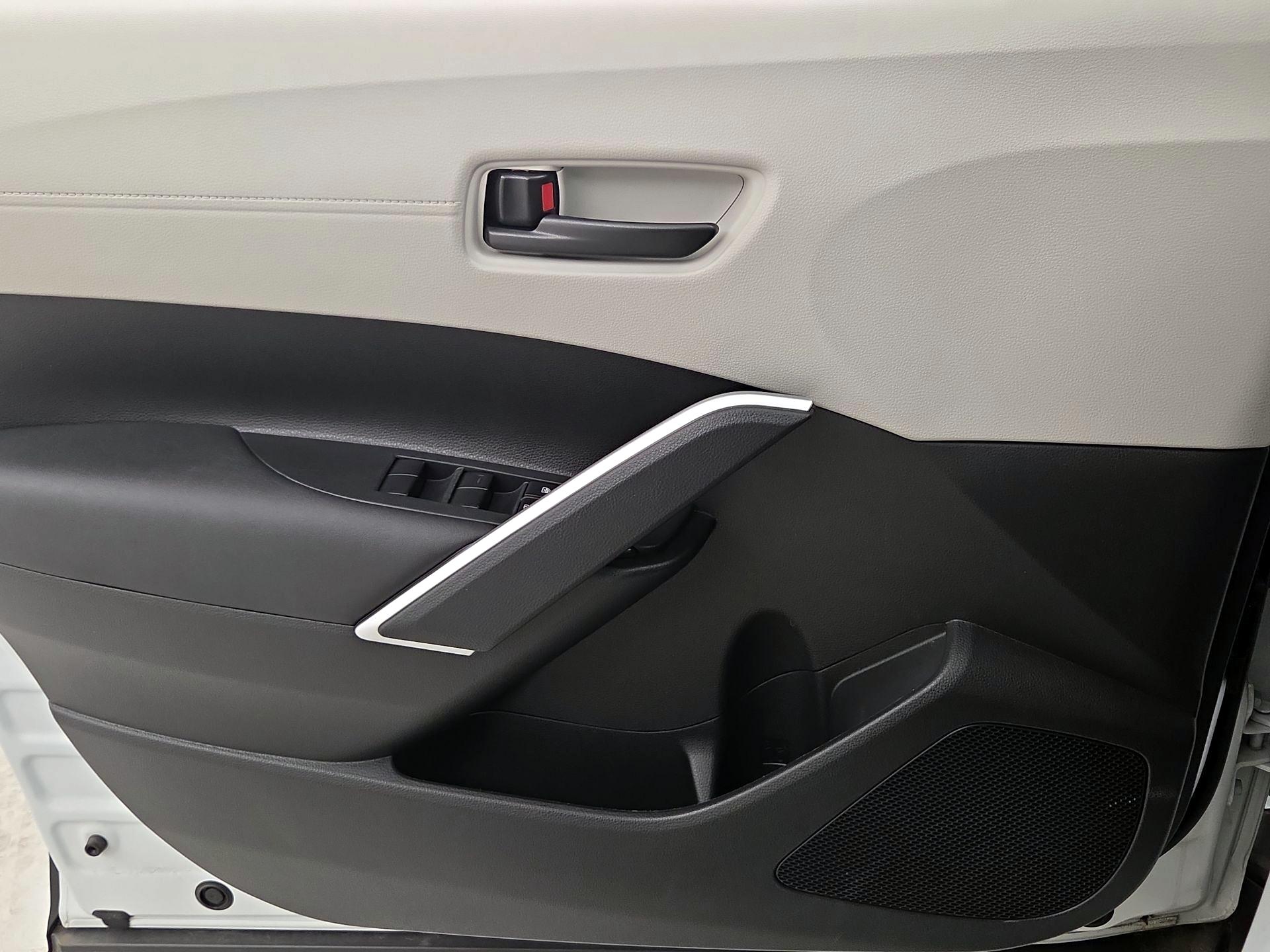 Thumbnail: 2023 Toyota Corolla Cross - 12