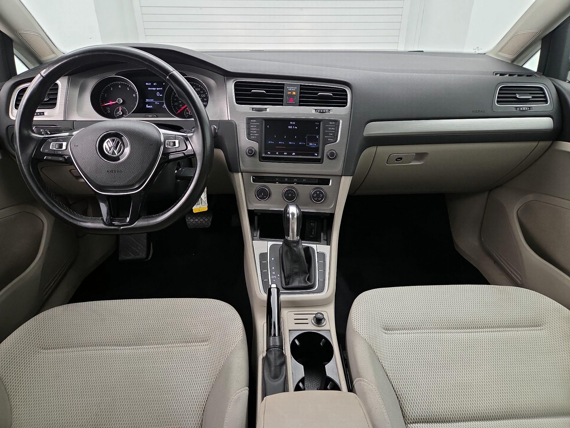 Thumbnail: 2016 Volkswagen Golf - 9